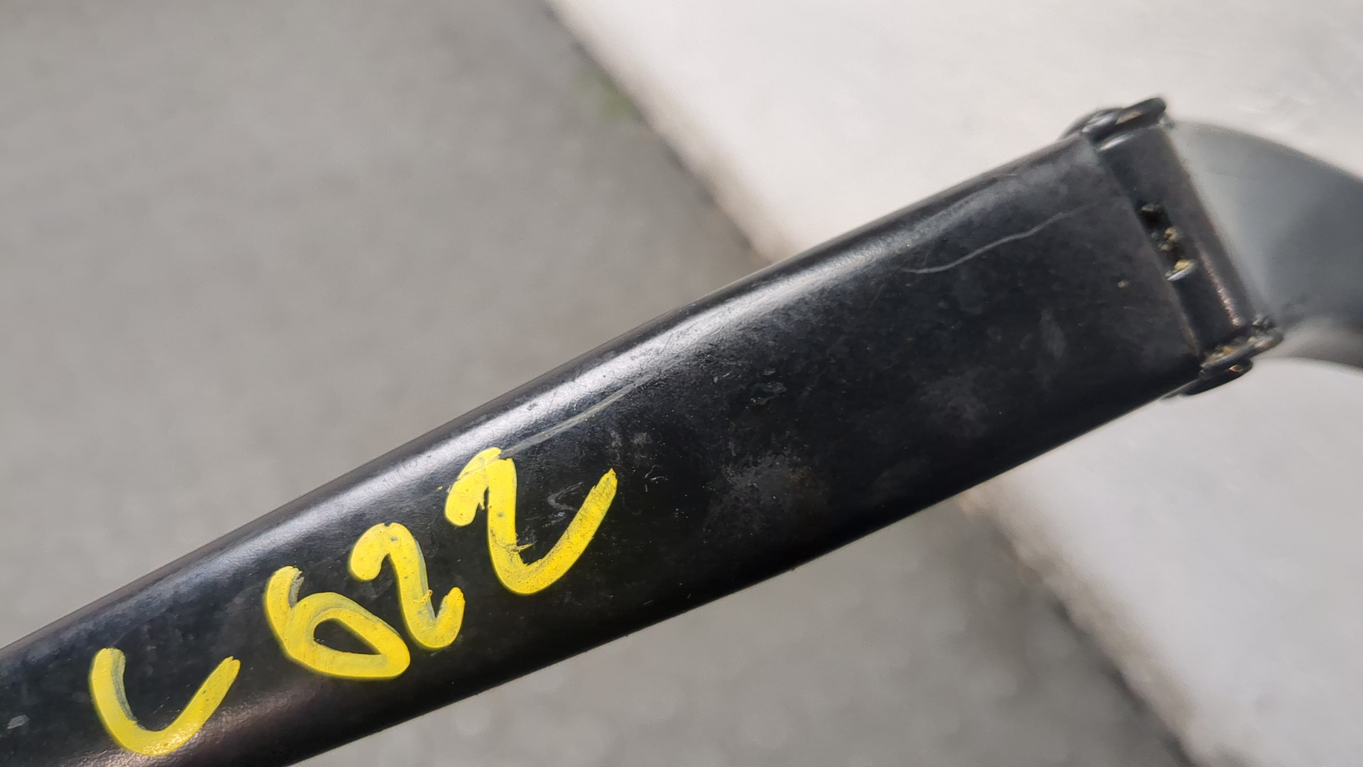 Поводок стеклоочистителя передний правый