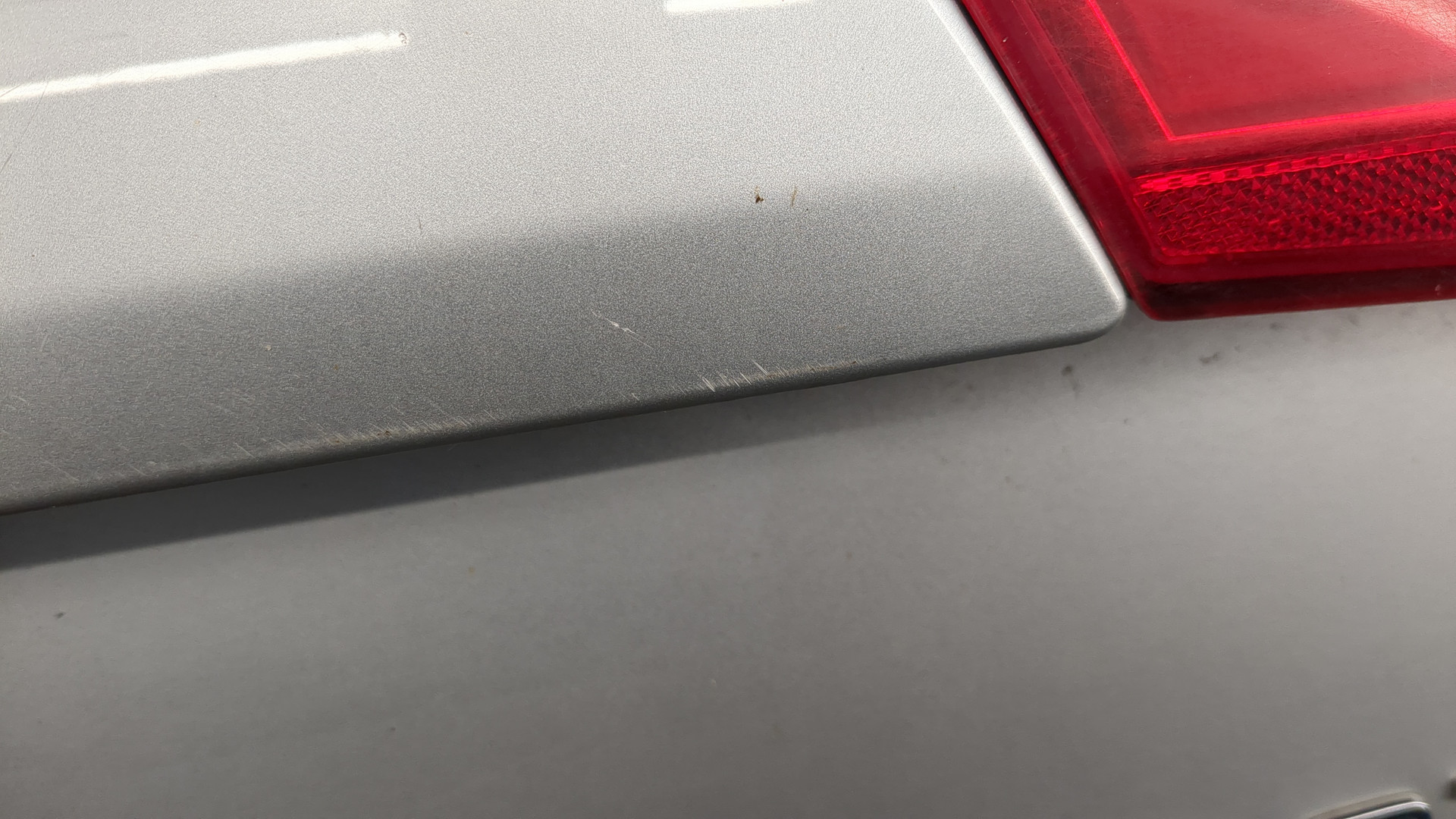 Дверь багажника