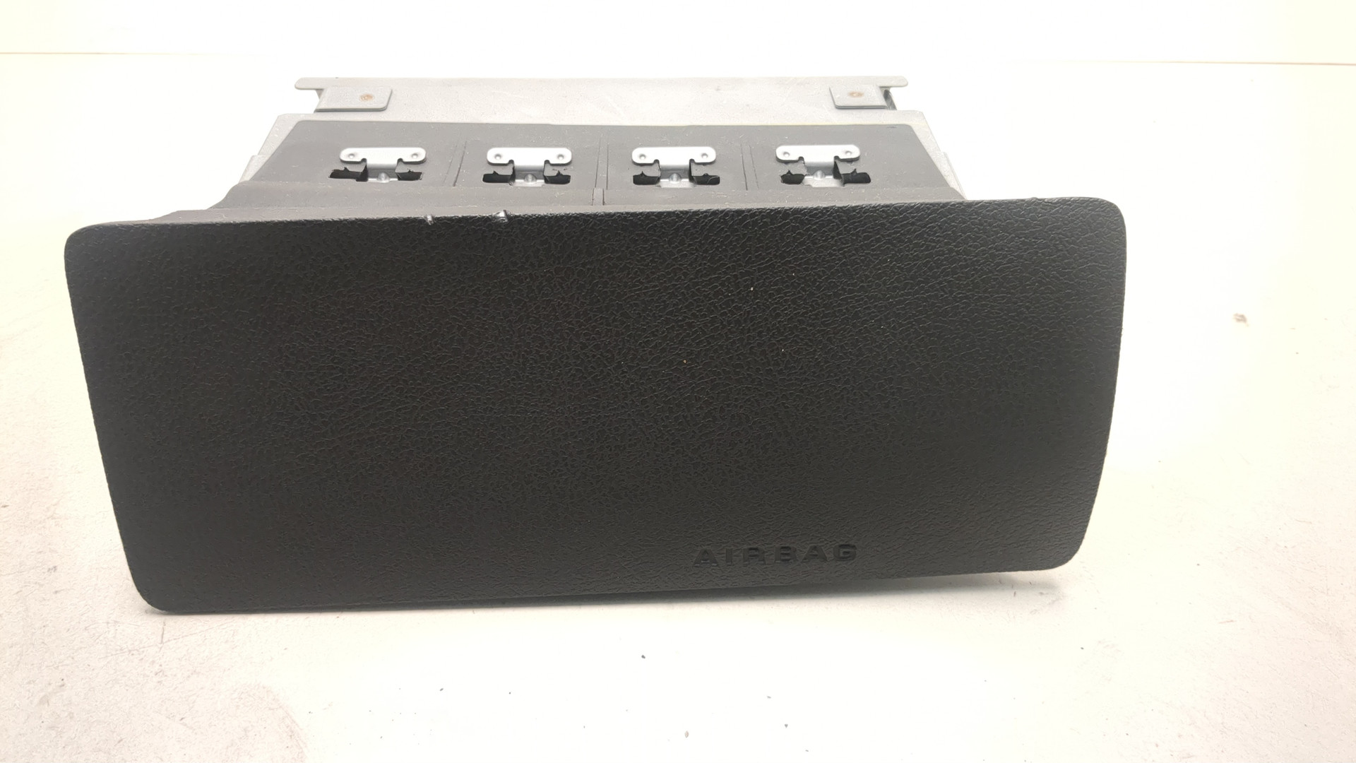 Подушка безопасности пассажирская (в торпедо)