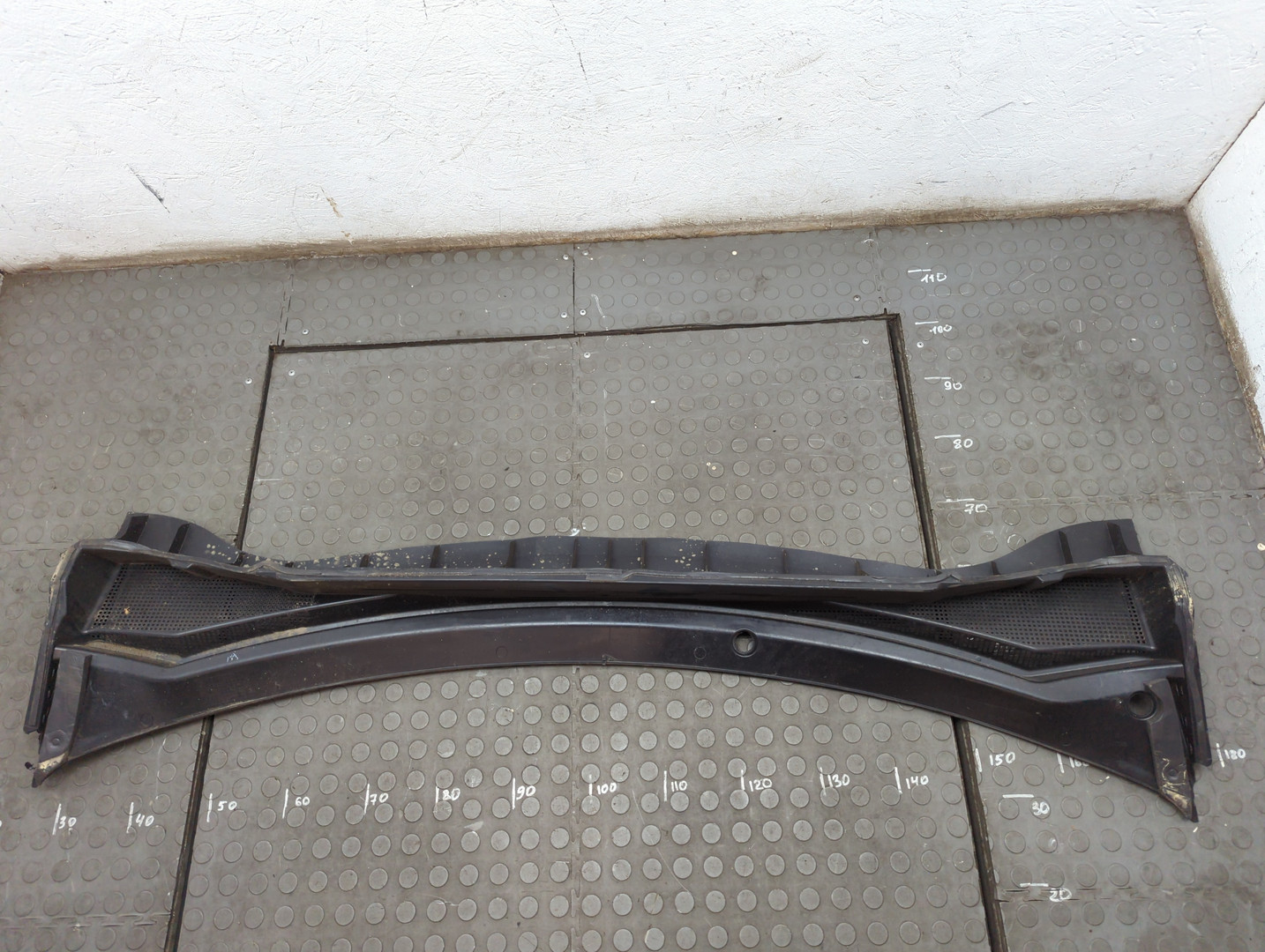 Решетка стеклоочистителей (Жабо)