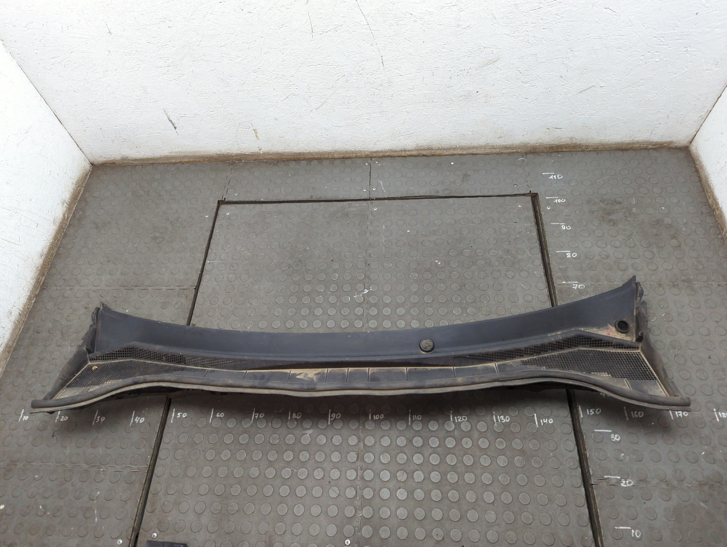 Решетка стеклоочистителей (Жабо)