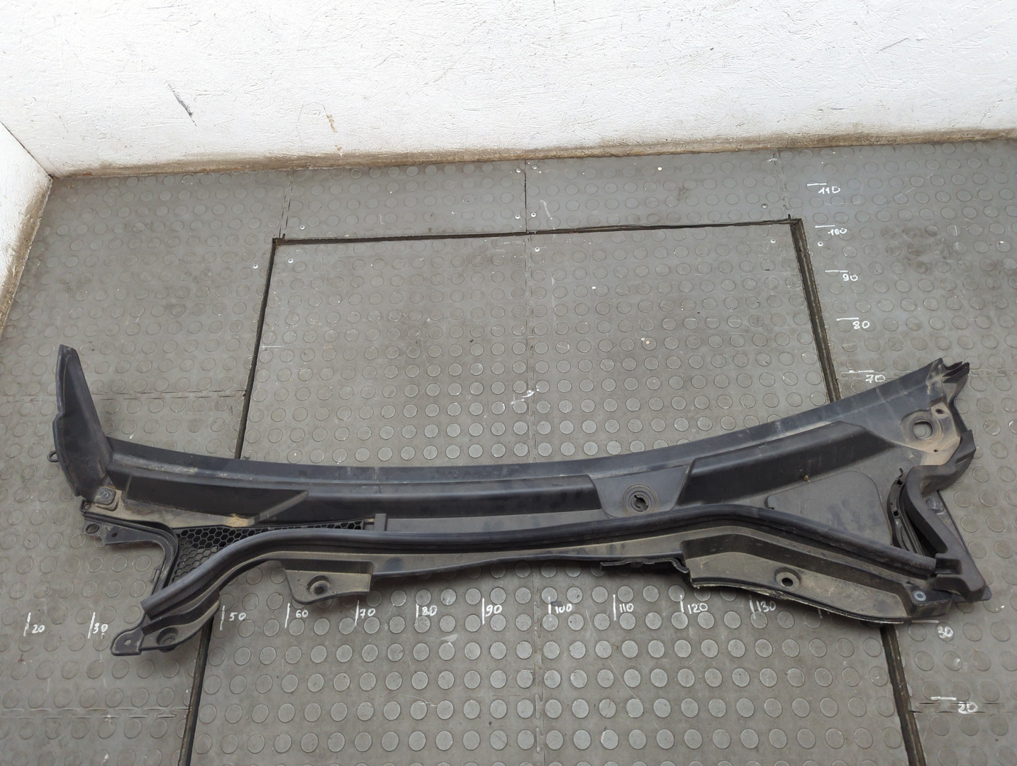 Решетка стеклоочистителей (Жабо)