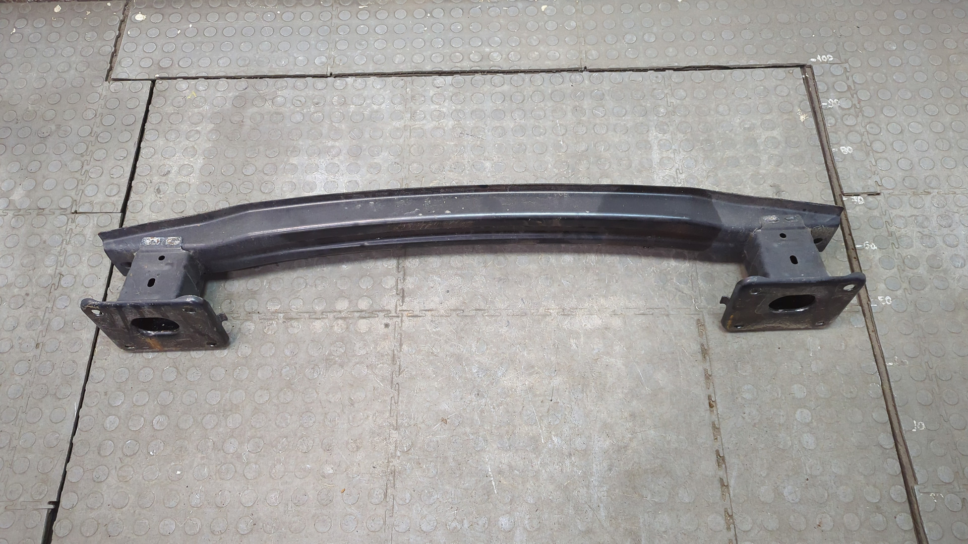 Усилитель заднего бампера