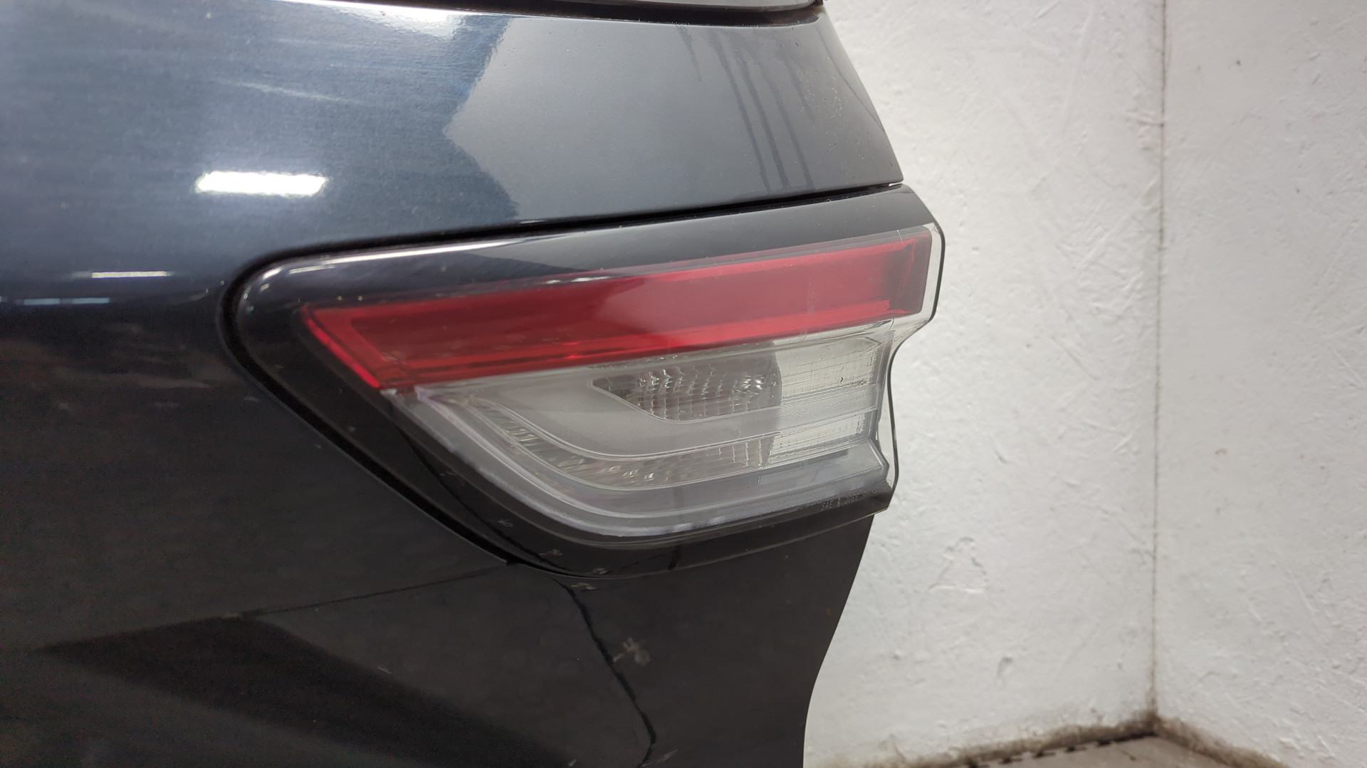 Дверь багажника