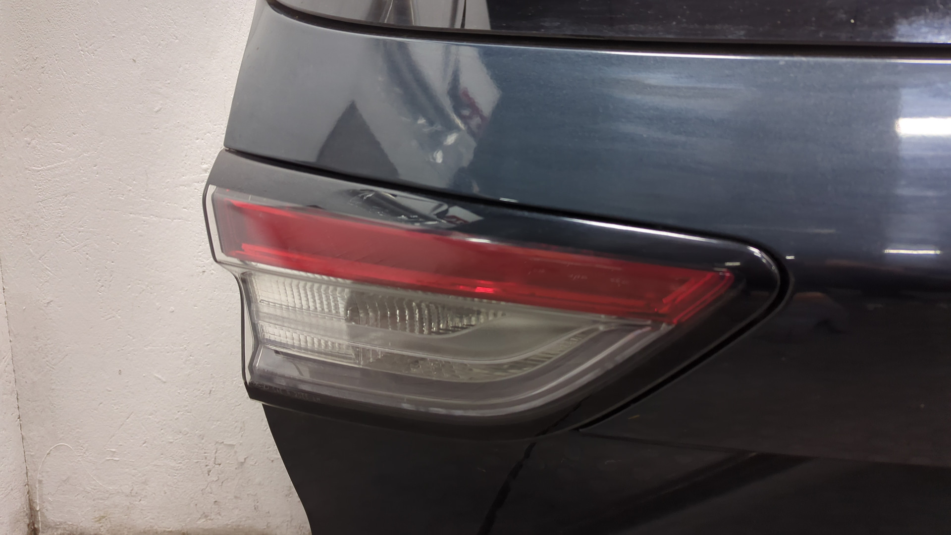 Дверь багажника