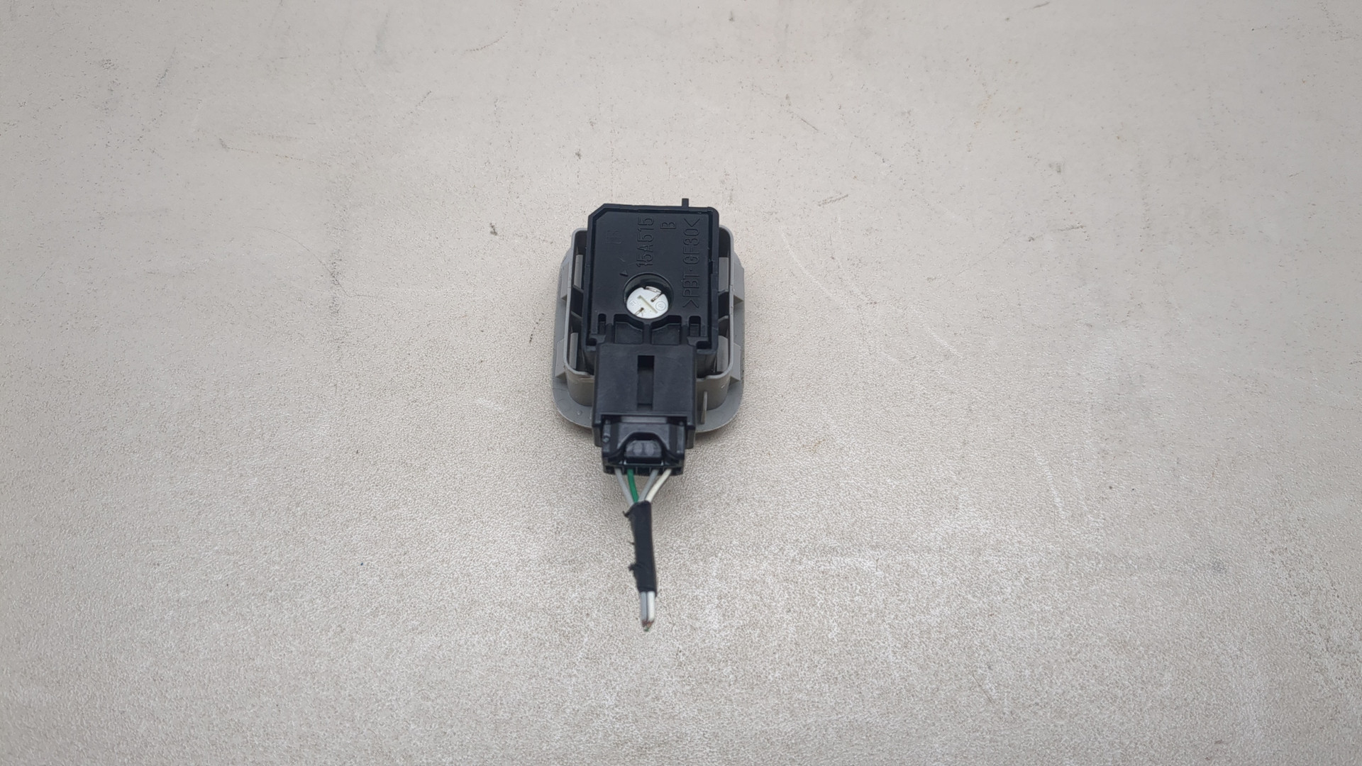 Кнопка открывания двери