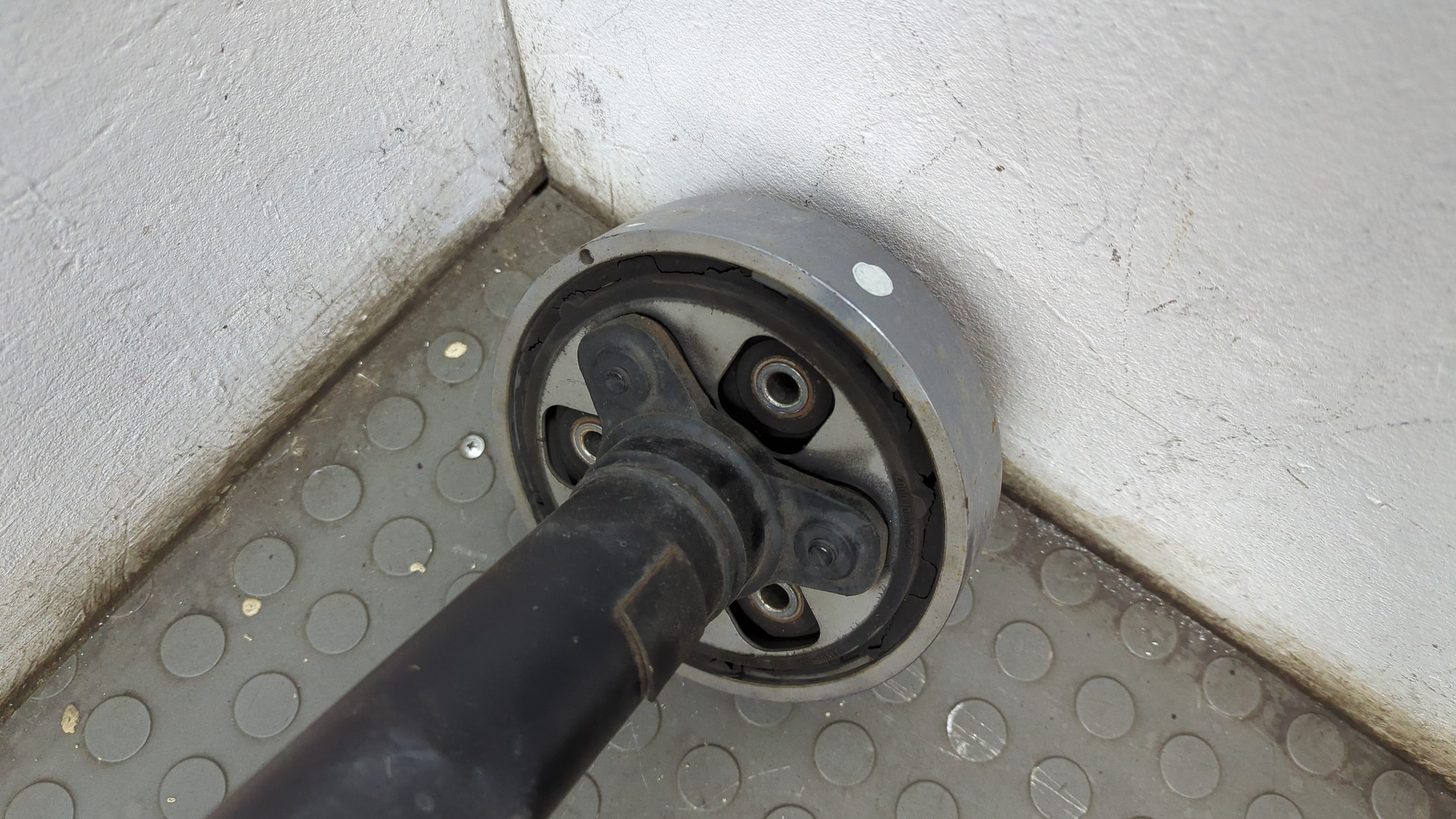 Вал карданный задний