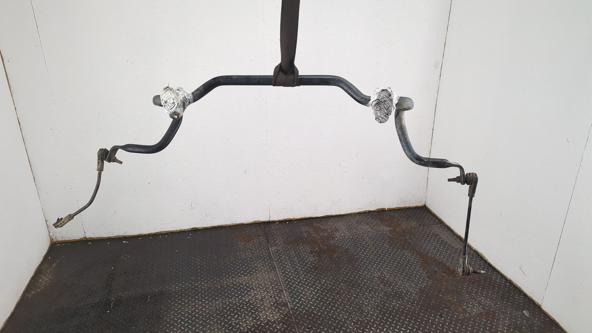 Стабилизатор передний