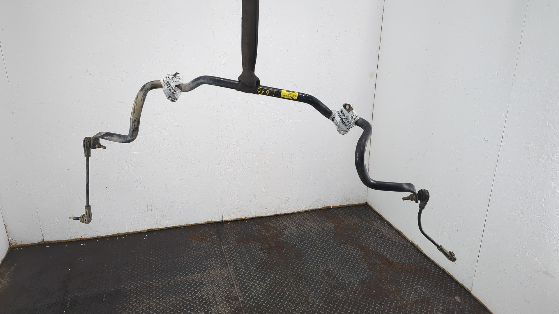 Стабилизатор передний