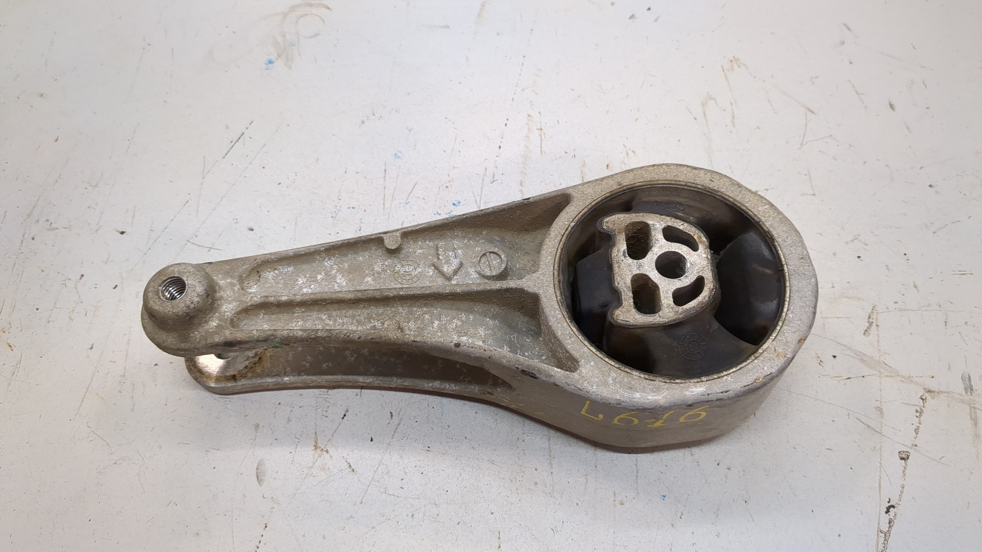 Опора двигателя