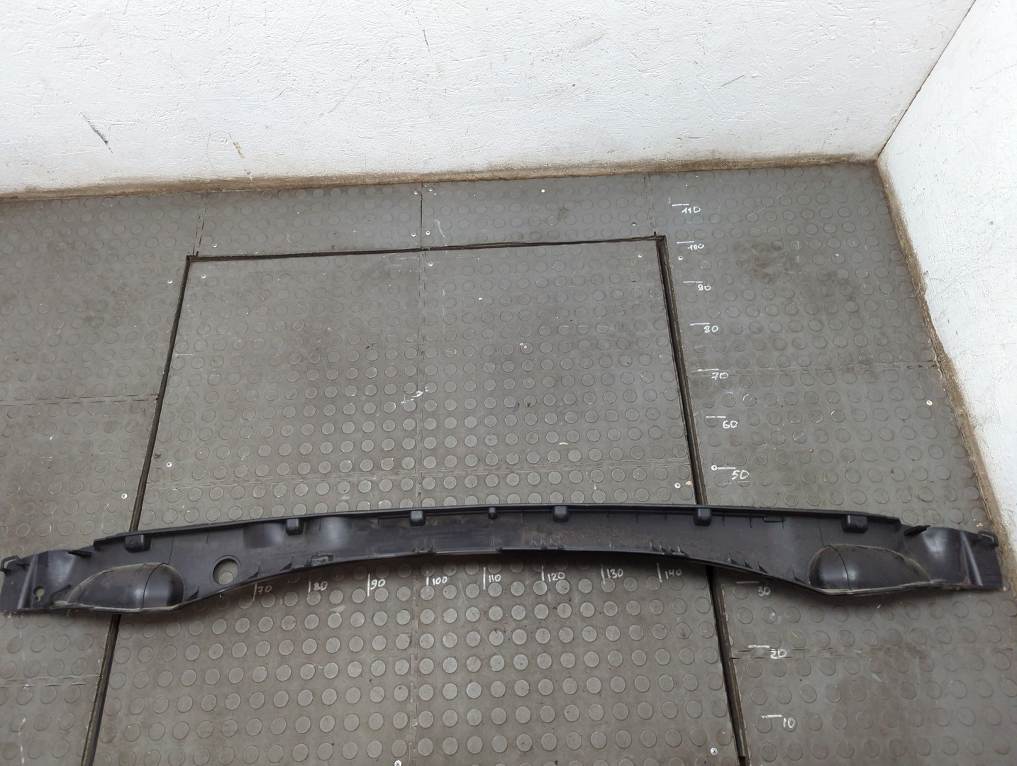 Решетка стеклоочистителей (Жабо)