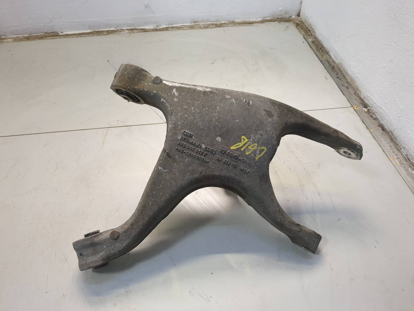 Рычаг задний правый