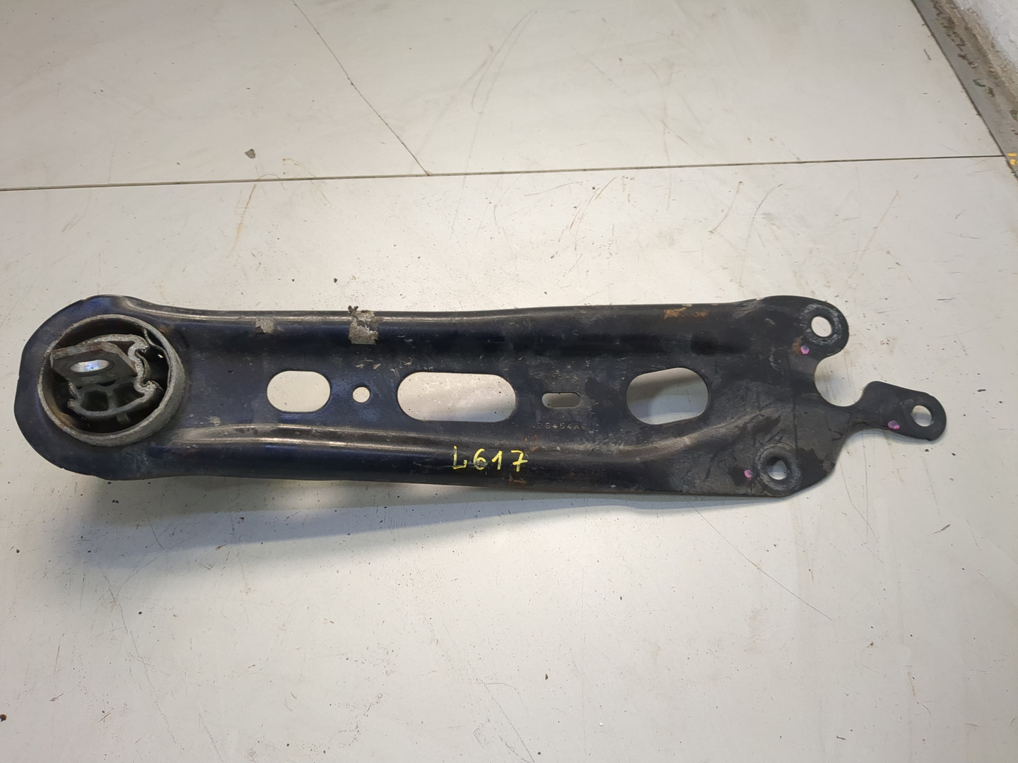 Рычаг задний правый