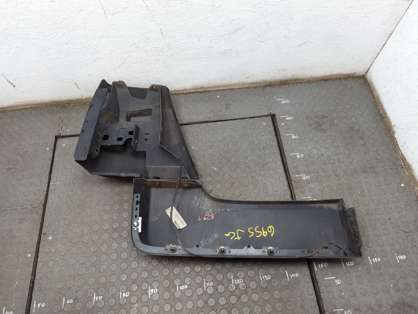 Молдинг заднего крыла правого