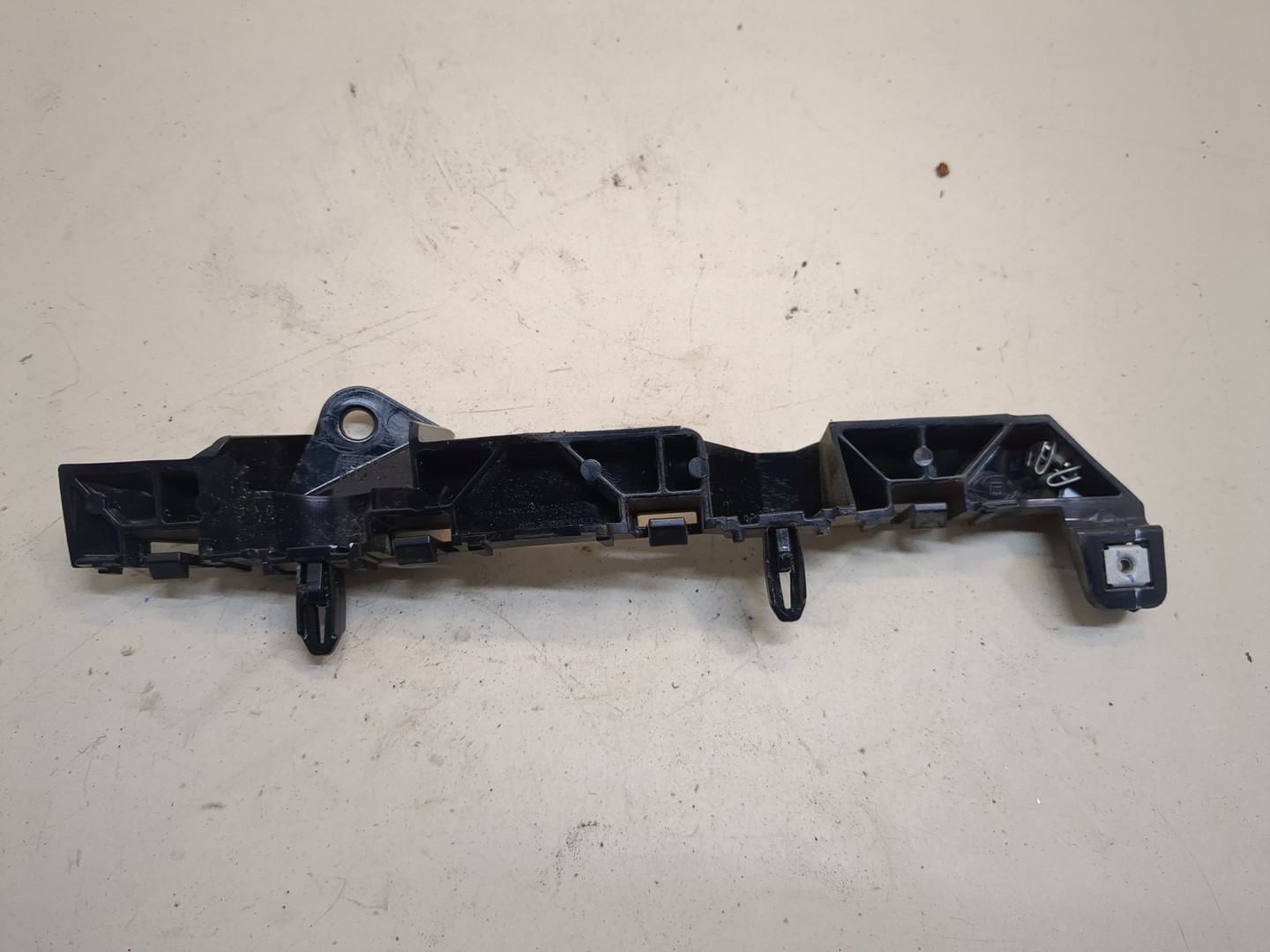 Кронштейн крепления крыла