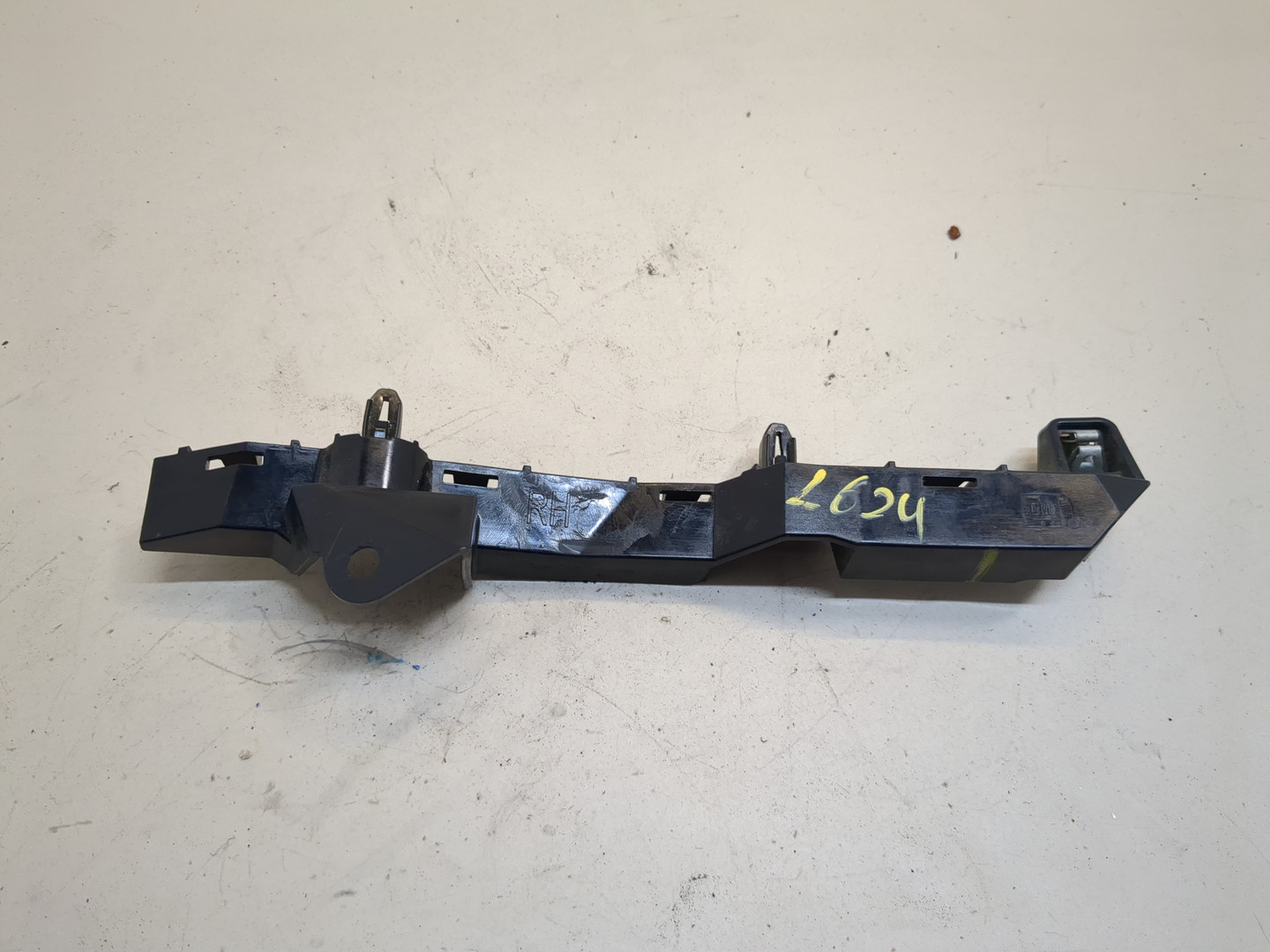 Кронштейн крепления крыла