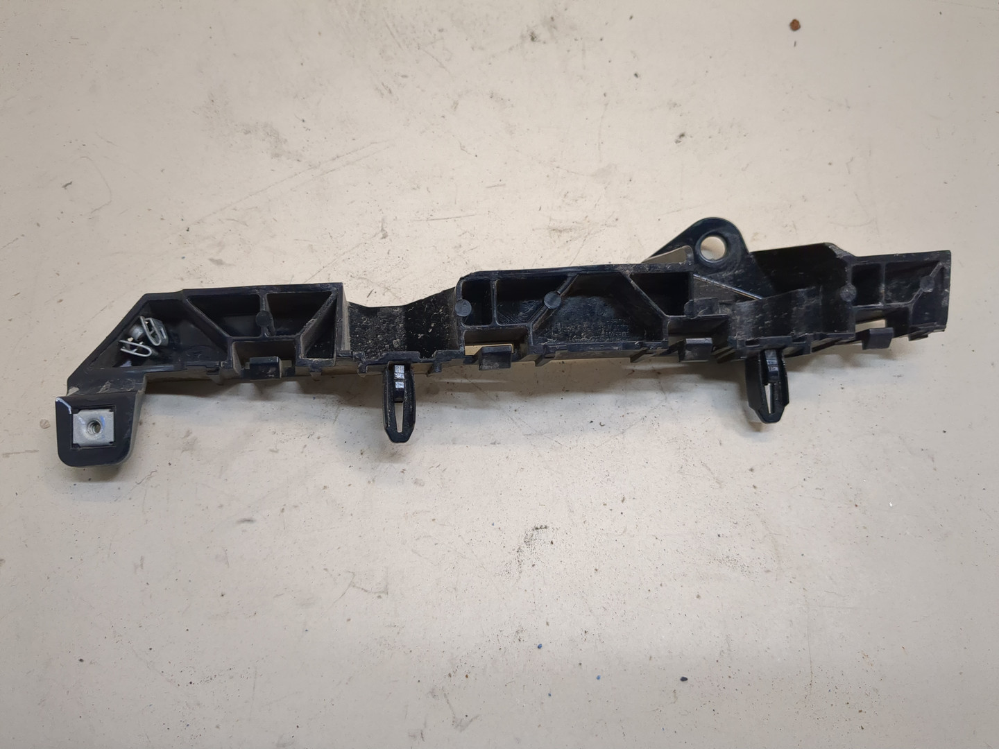 Кронштейн крепления крыла