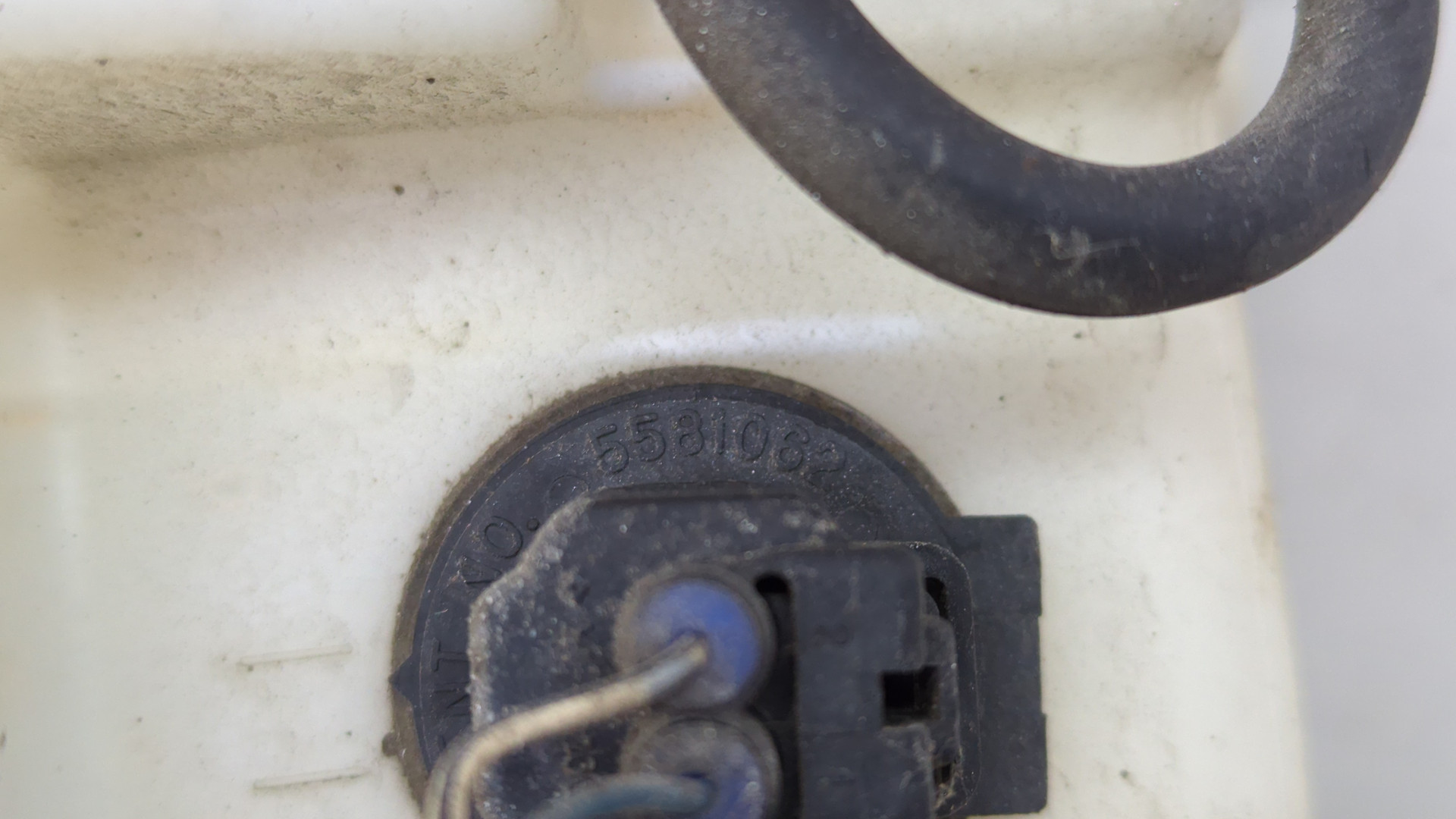 Бачок омывателя лобового стекла