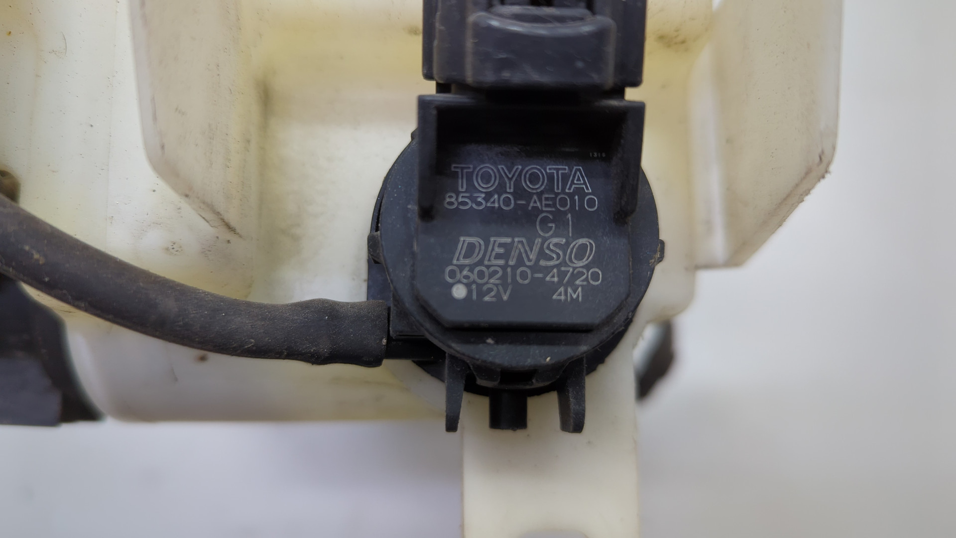 Бачок омывателя лобового стекла