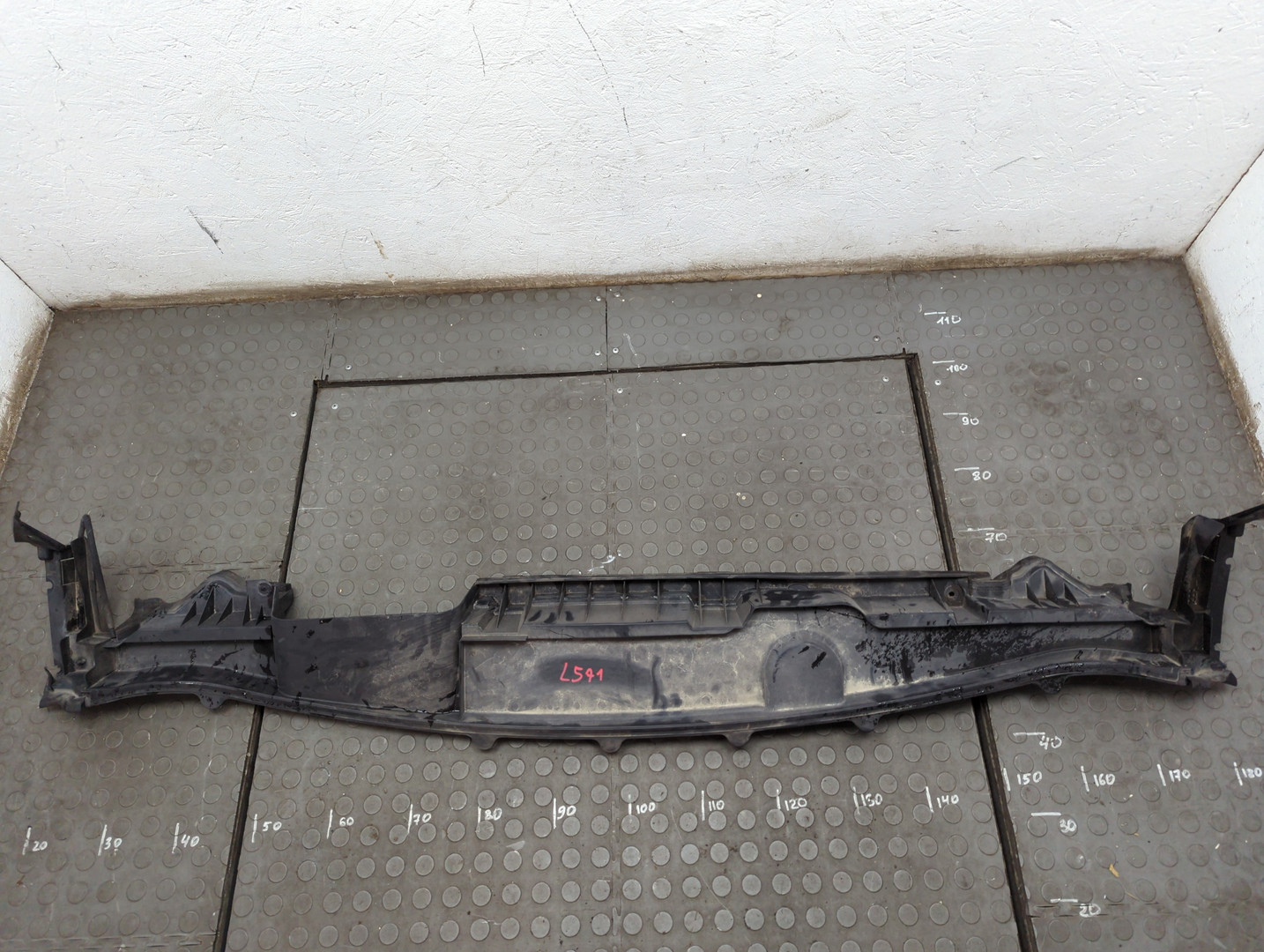 Решетка стеклоочистителей (Жабо)