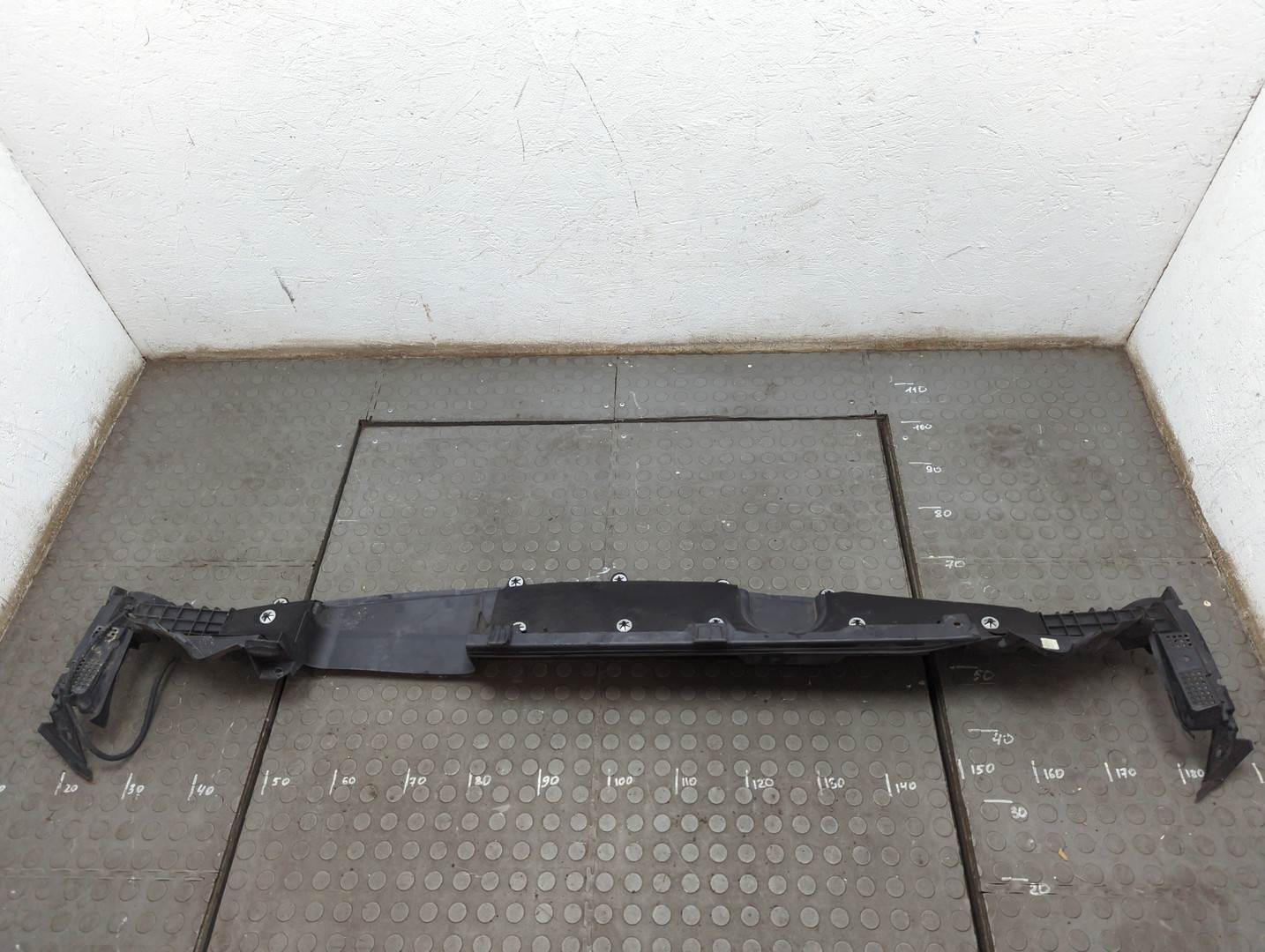 Решетка стеклоочистителей (Жабо)