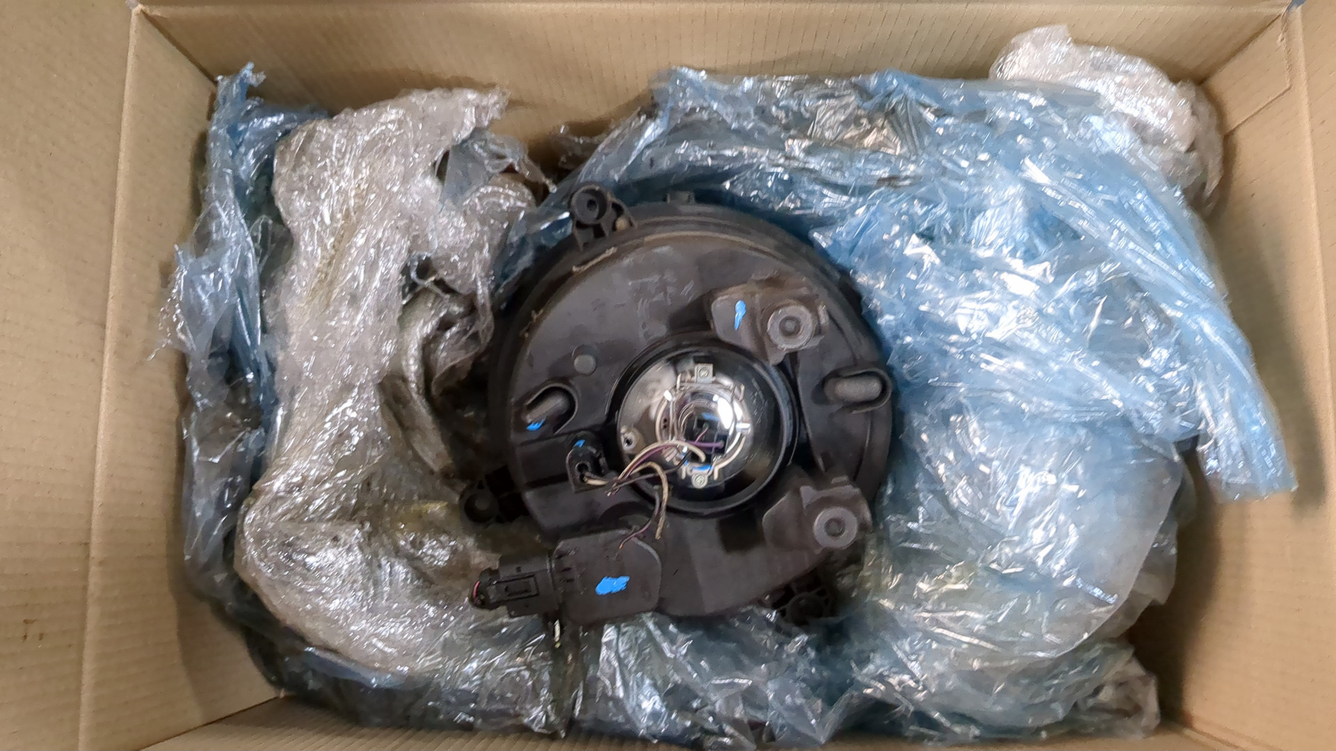 Фара правая