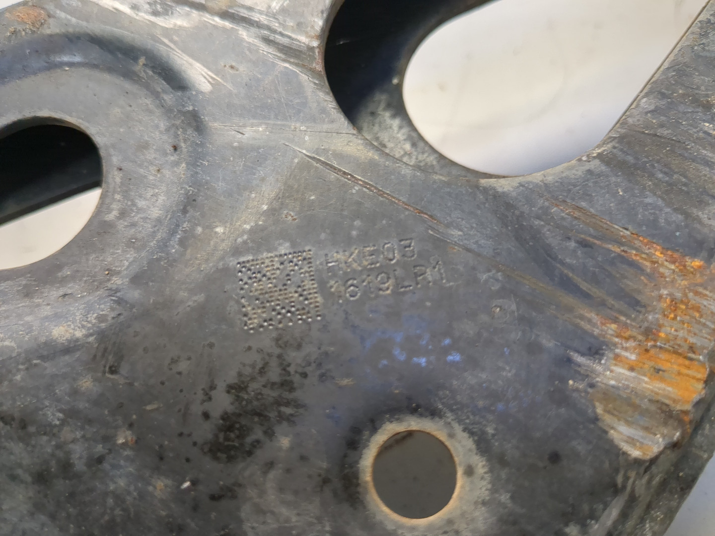 Рычаг передний правый