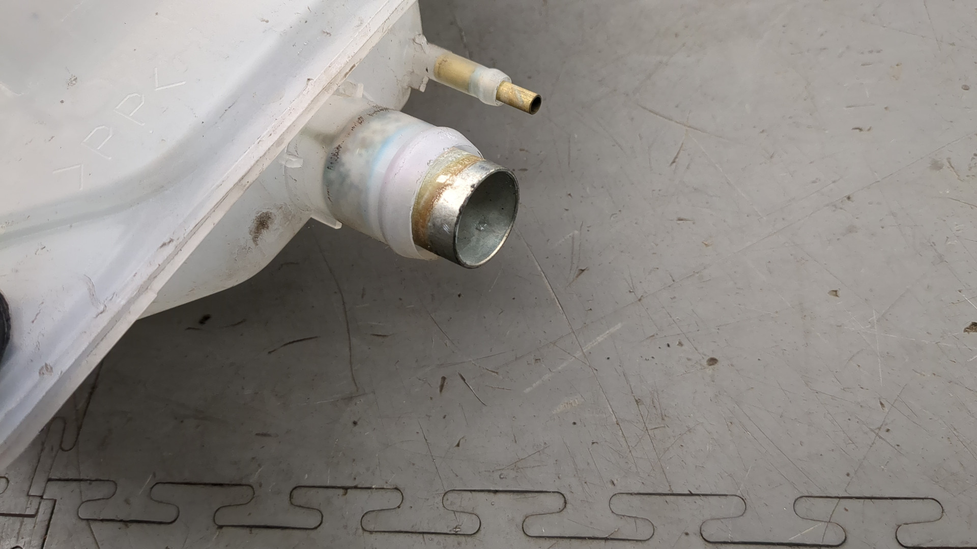 Бачок расширительный