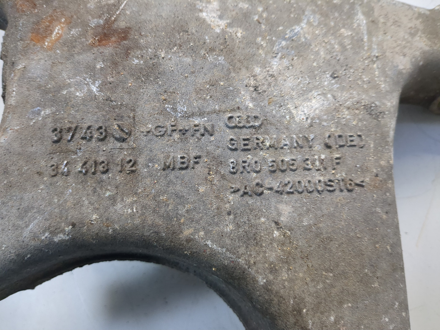 Рычаг задний левый