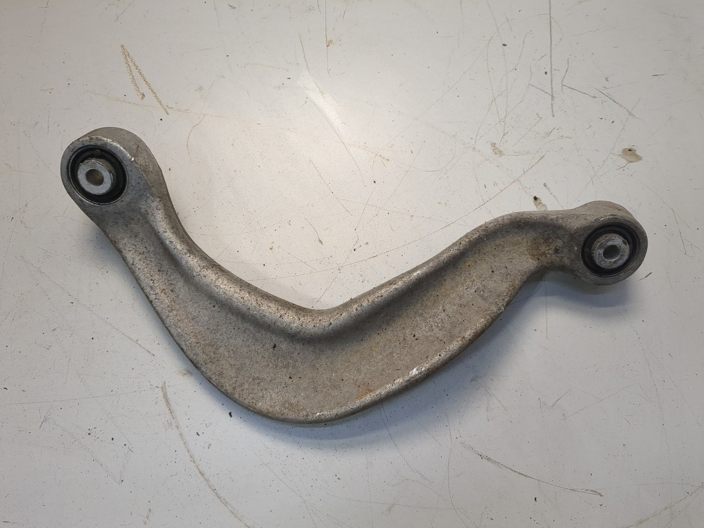 Рычаг задний правый