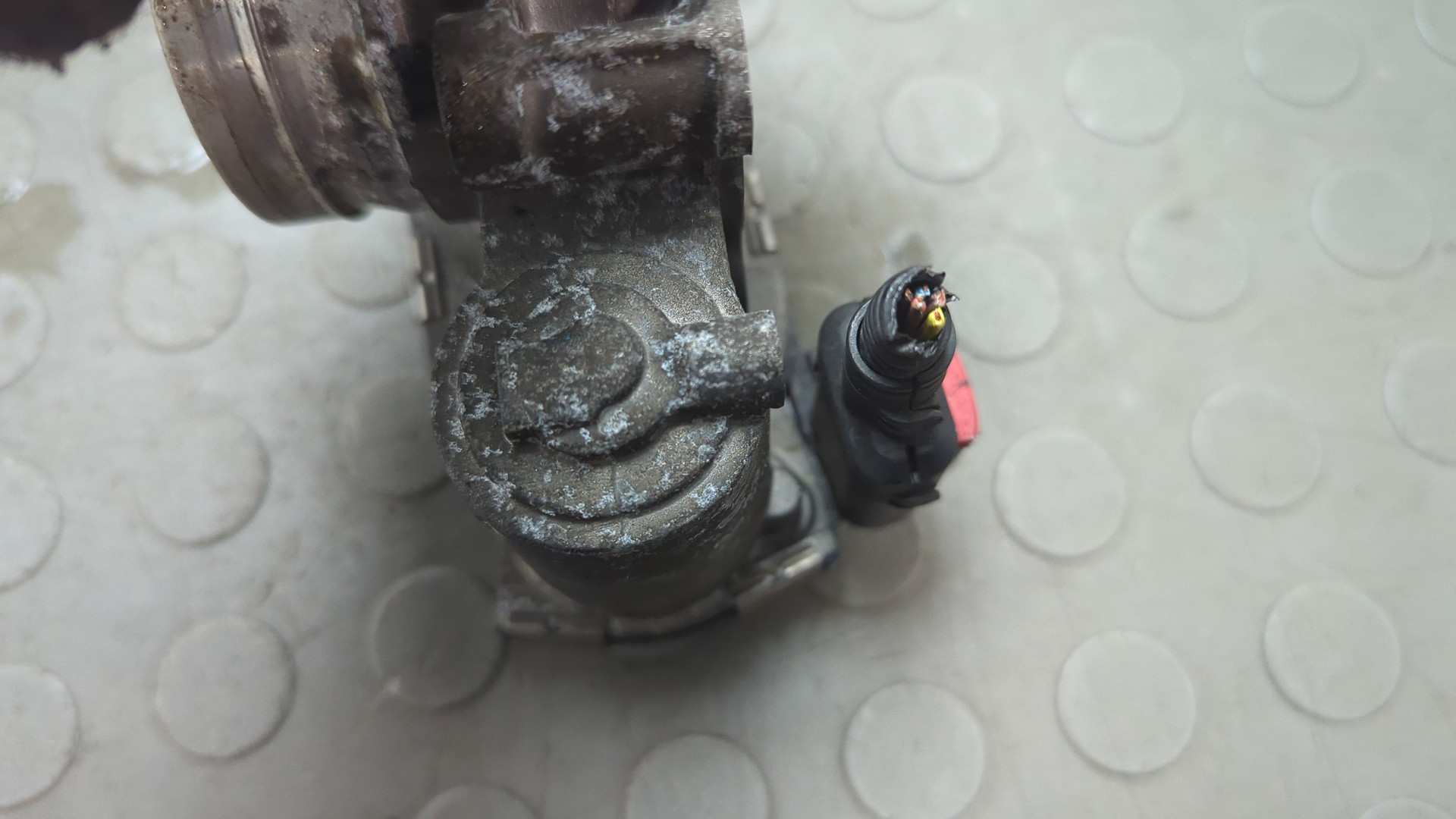 Заслонка дроссельная электрическая