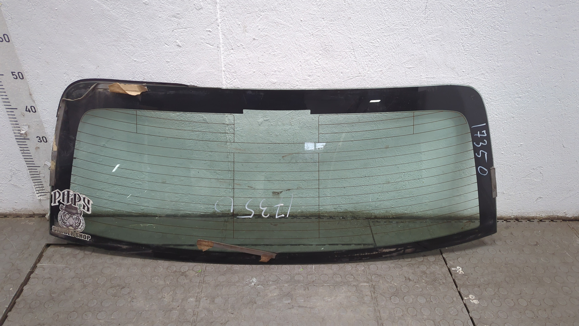 Стекло заднее