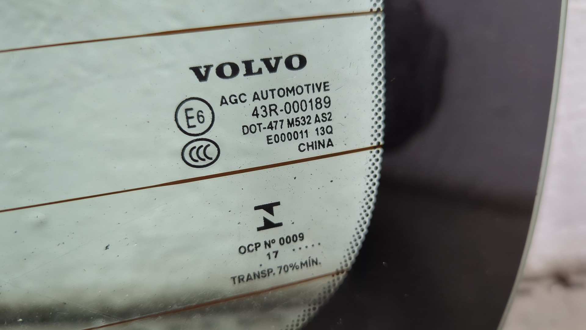 Стекло заднее