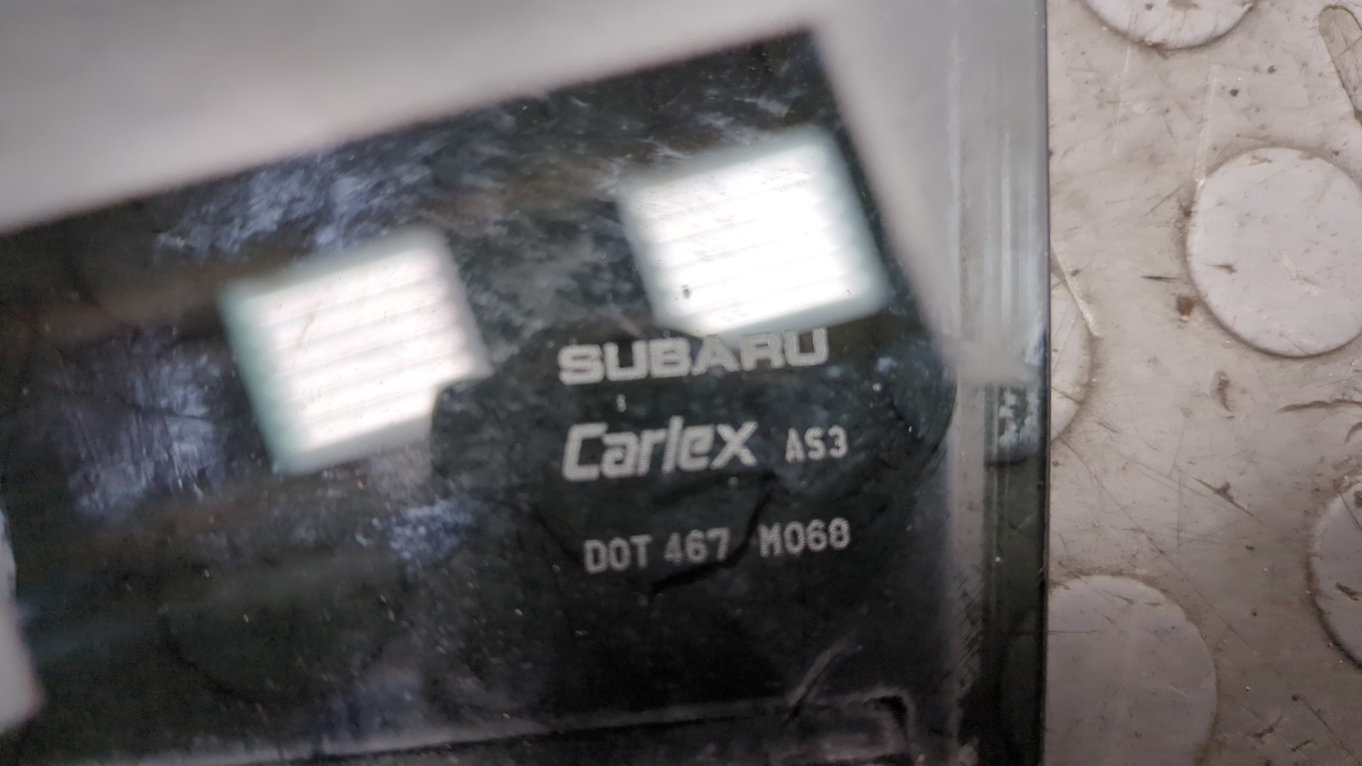 Стекло двери задней левой