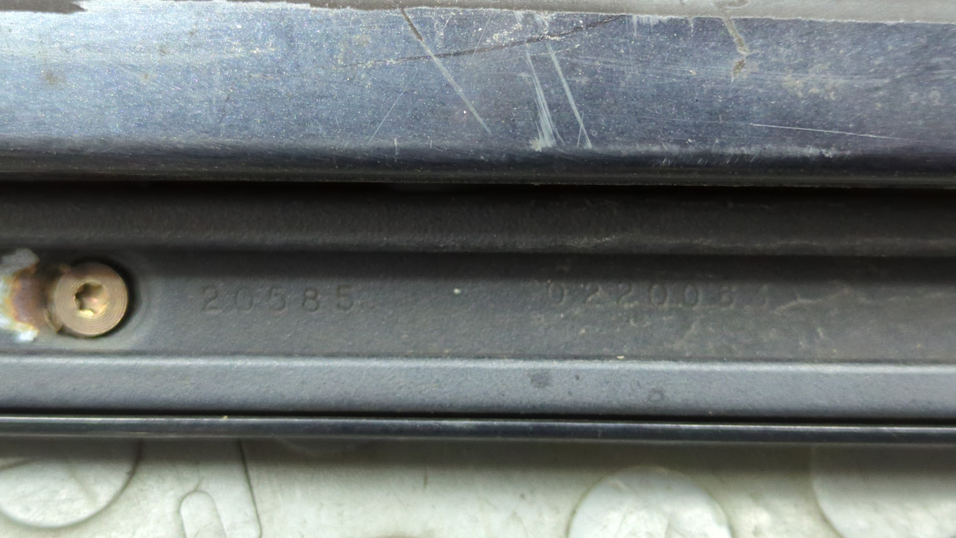 Рейлинг (релинг) правый (планка на крышу)