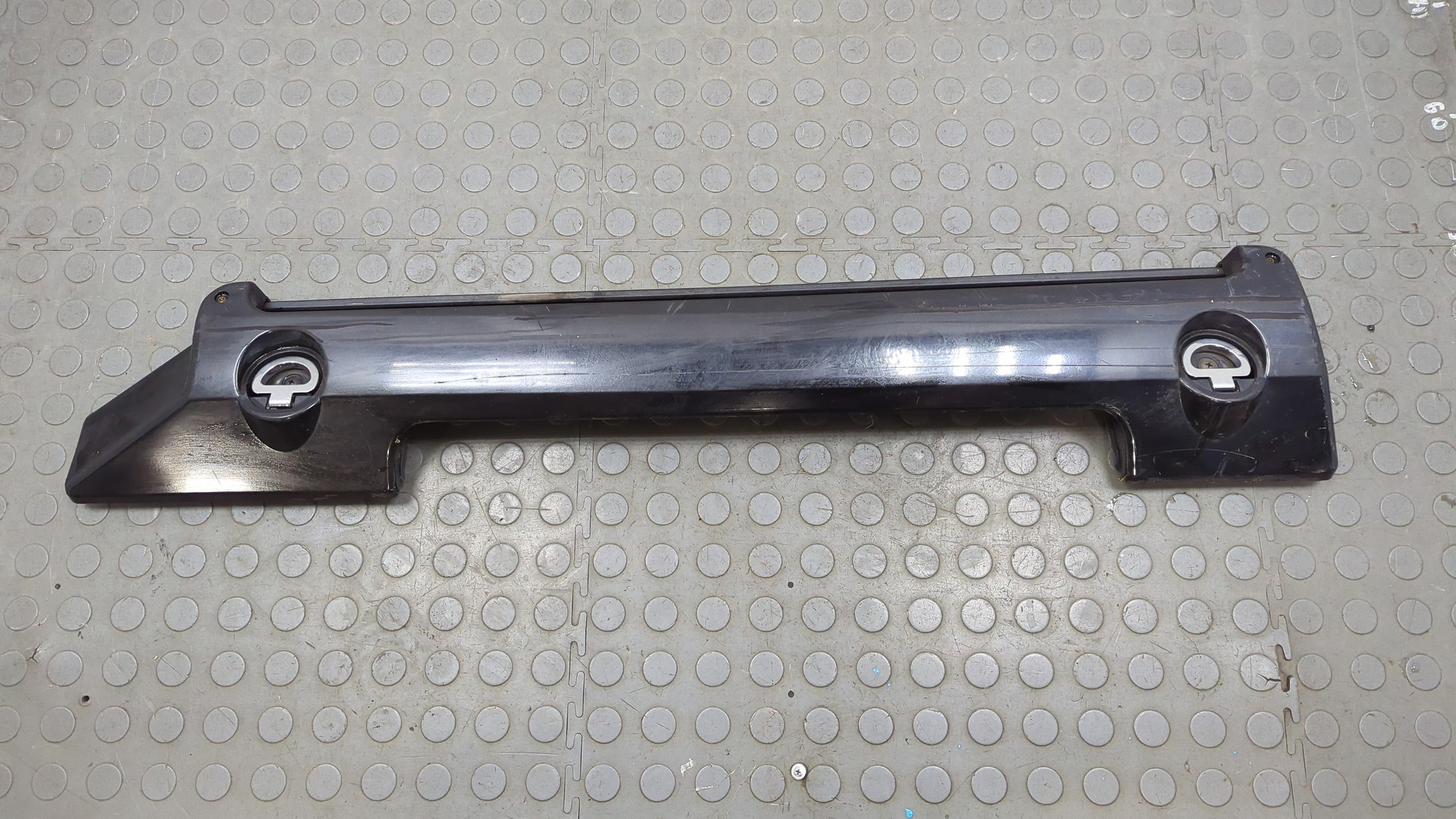 Рейлинг (релинг) правый (планка на крышу)