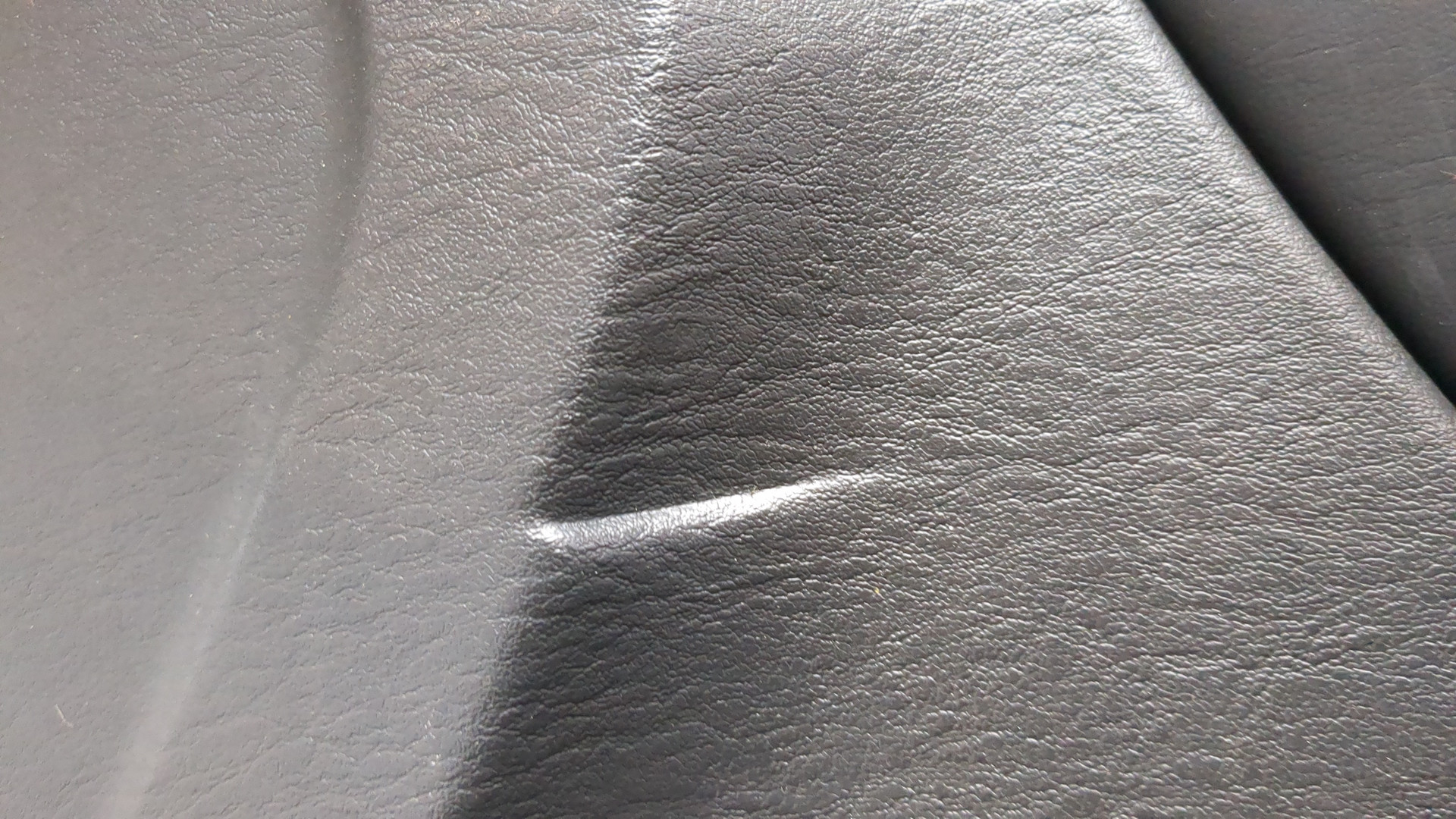 Обшивка двери передней правой