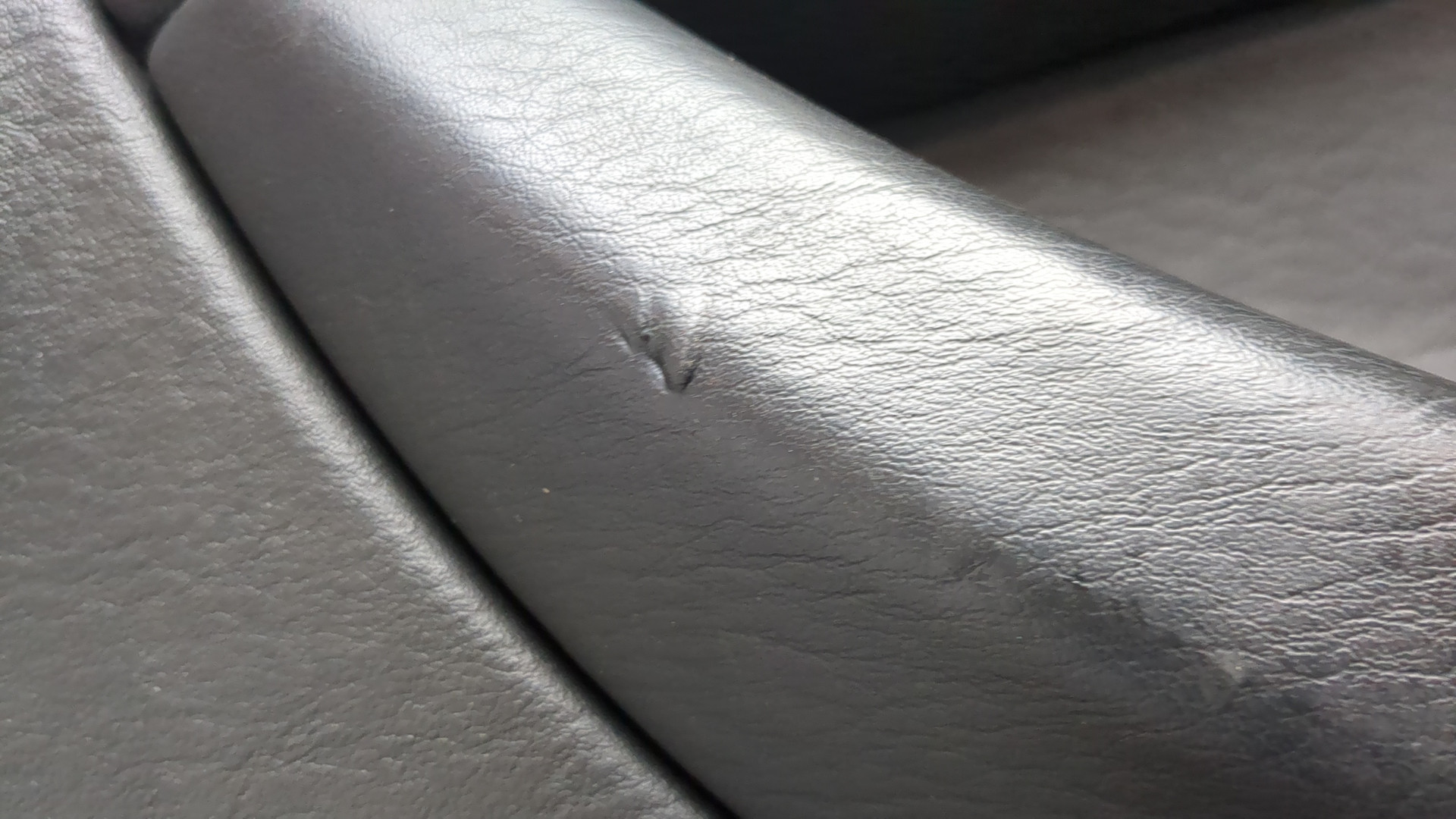 Обшивка двери передней правой