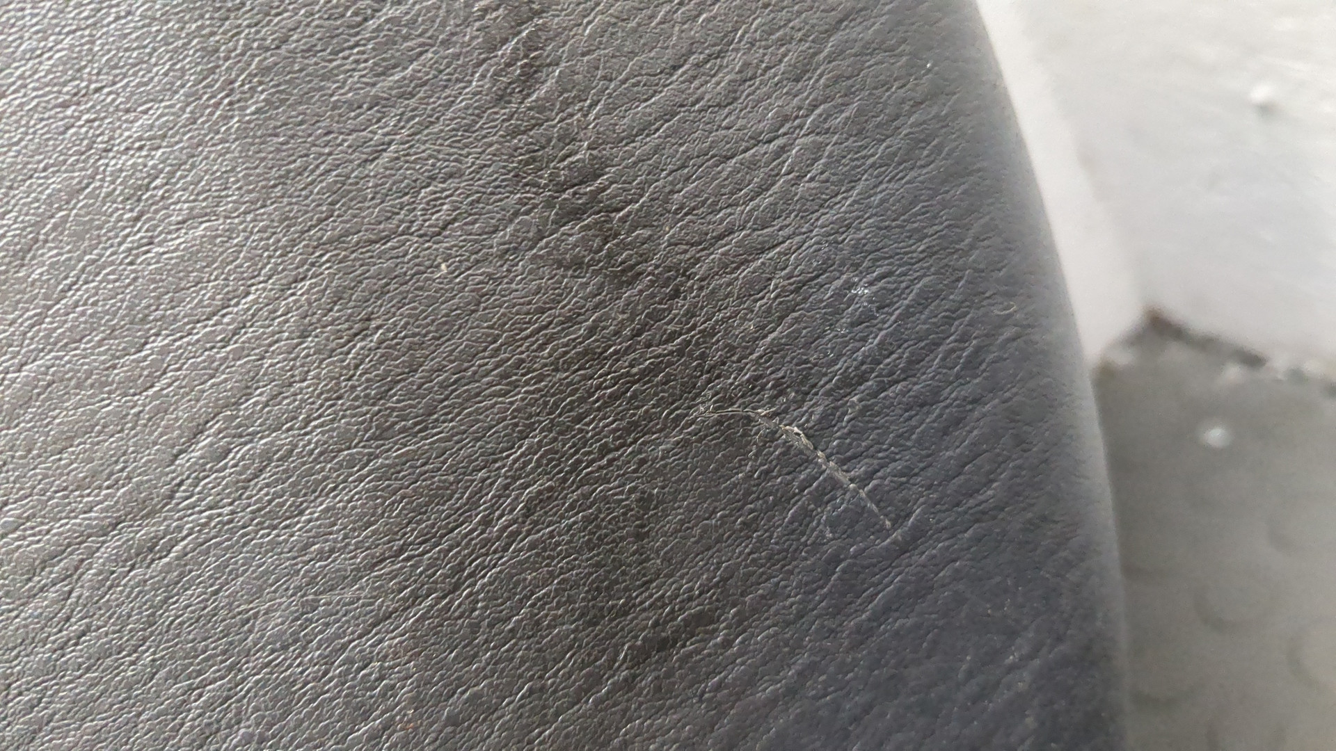 Обшивка двери передней правой