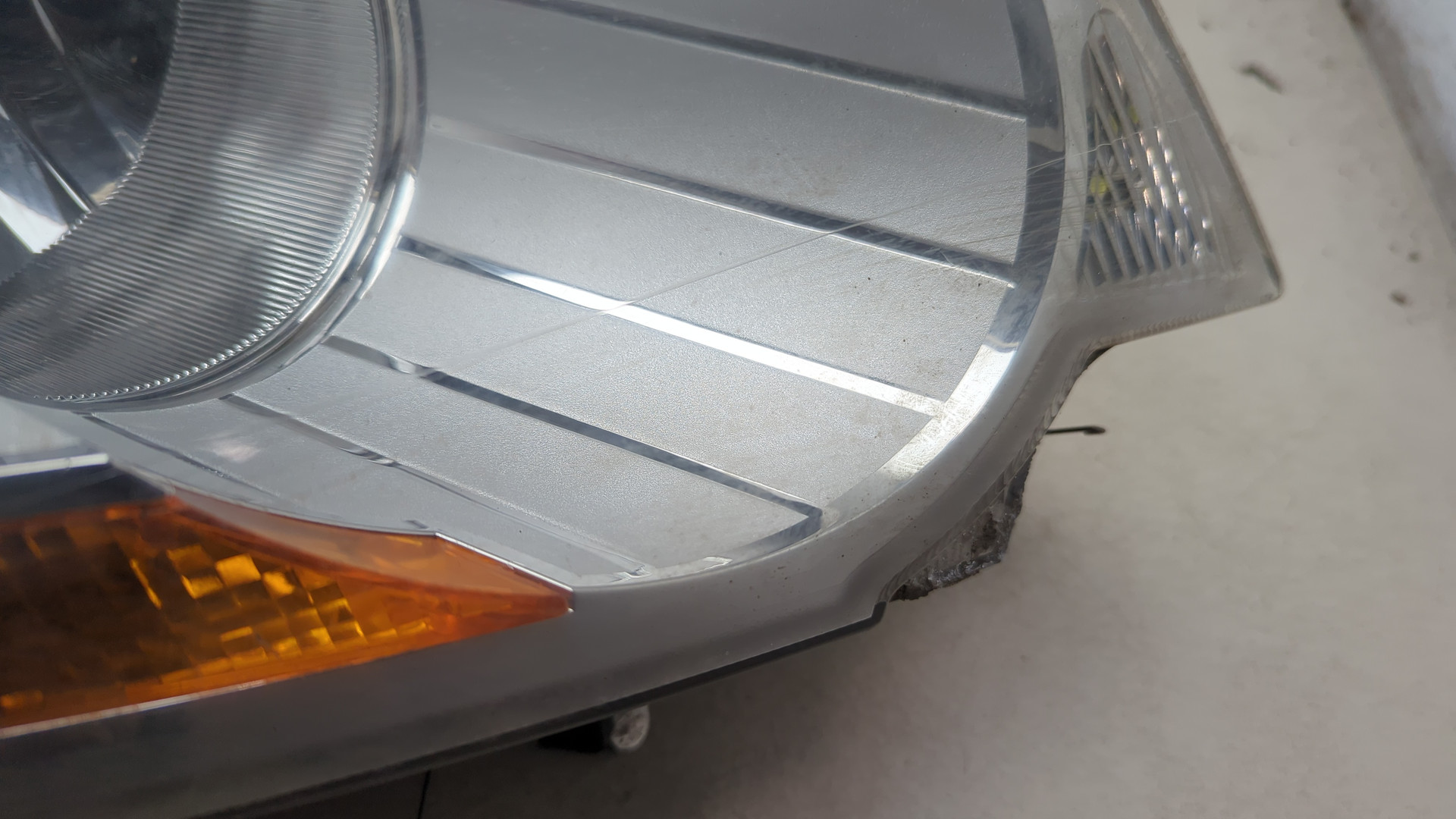 Фара правая