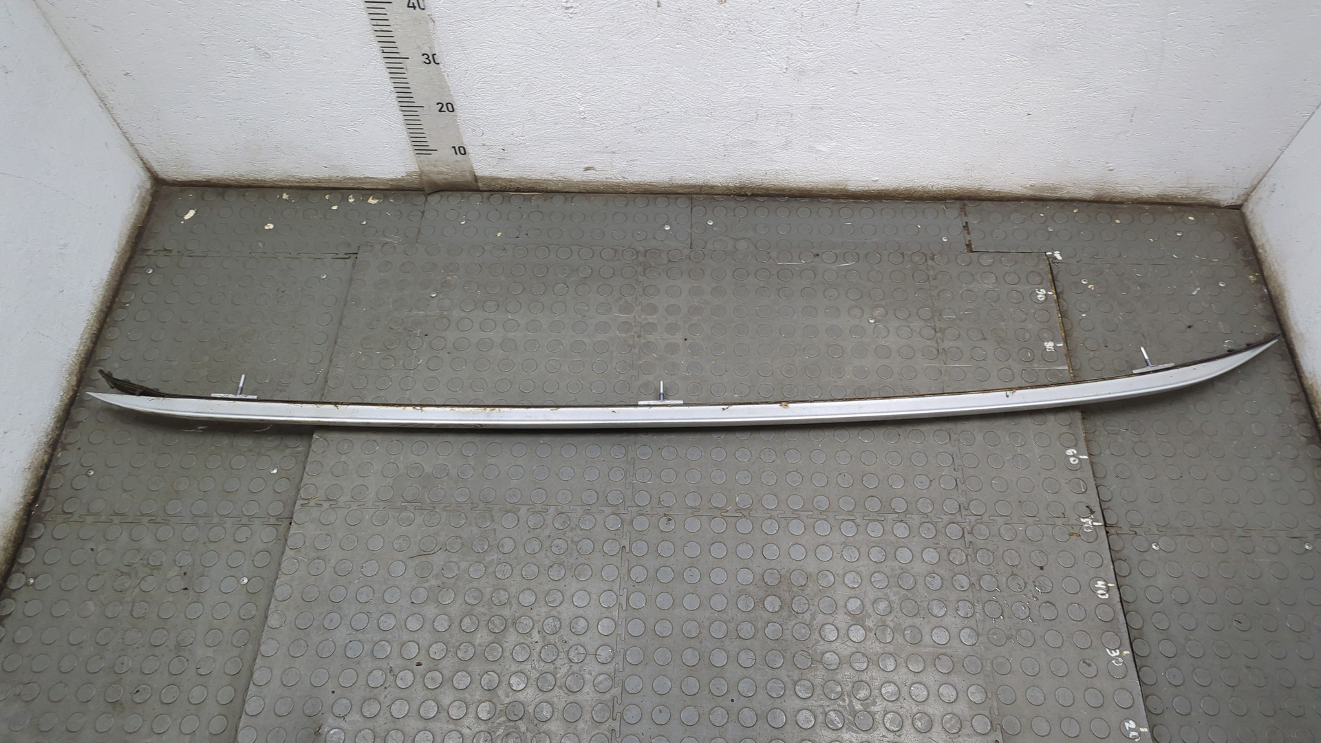 Рейлинг (релинг) правый (планка на крышу)