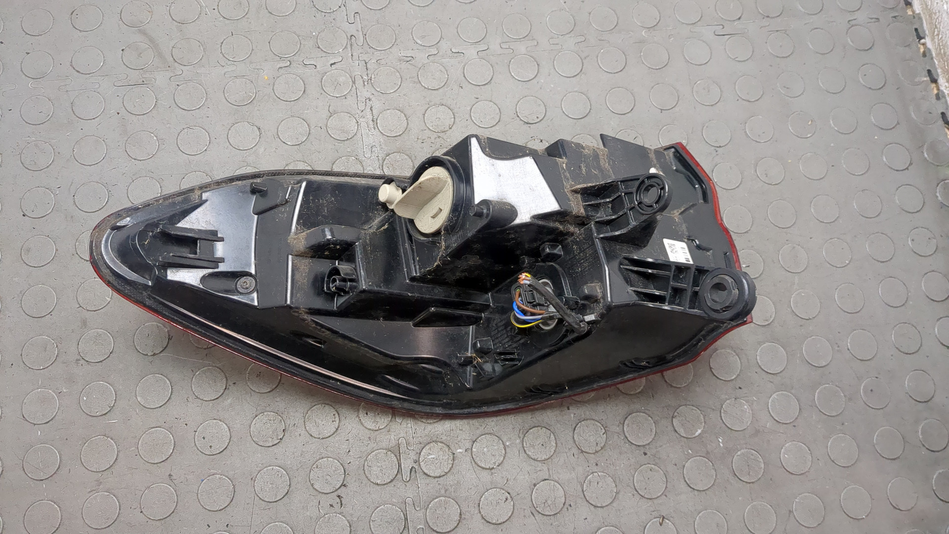 Фонарь задний правый