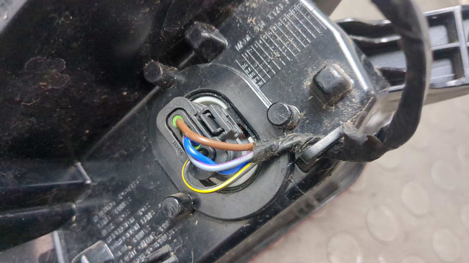 Фонарь задний правый