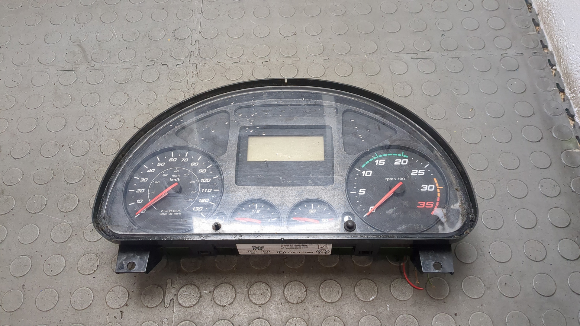 Панель приборов