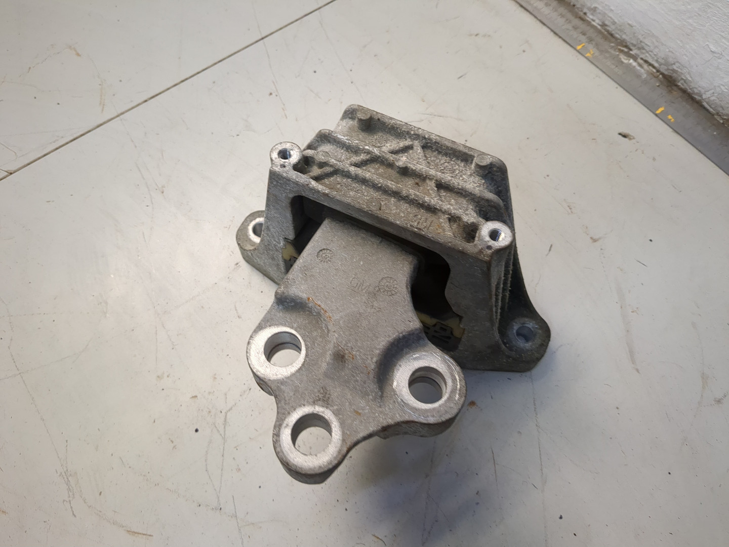 Опора двигателя