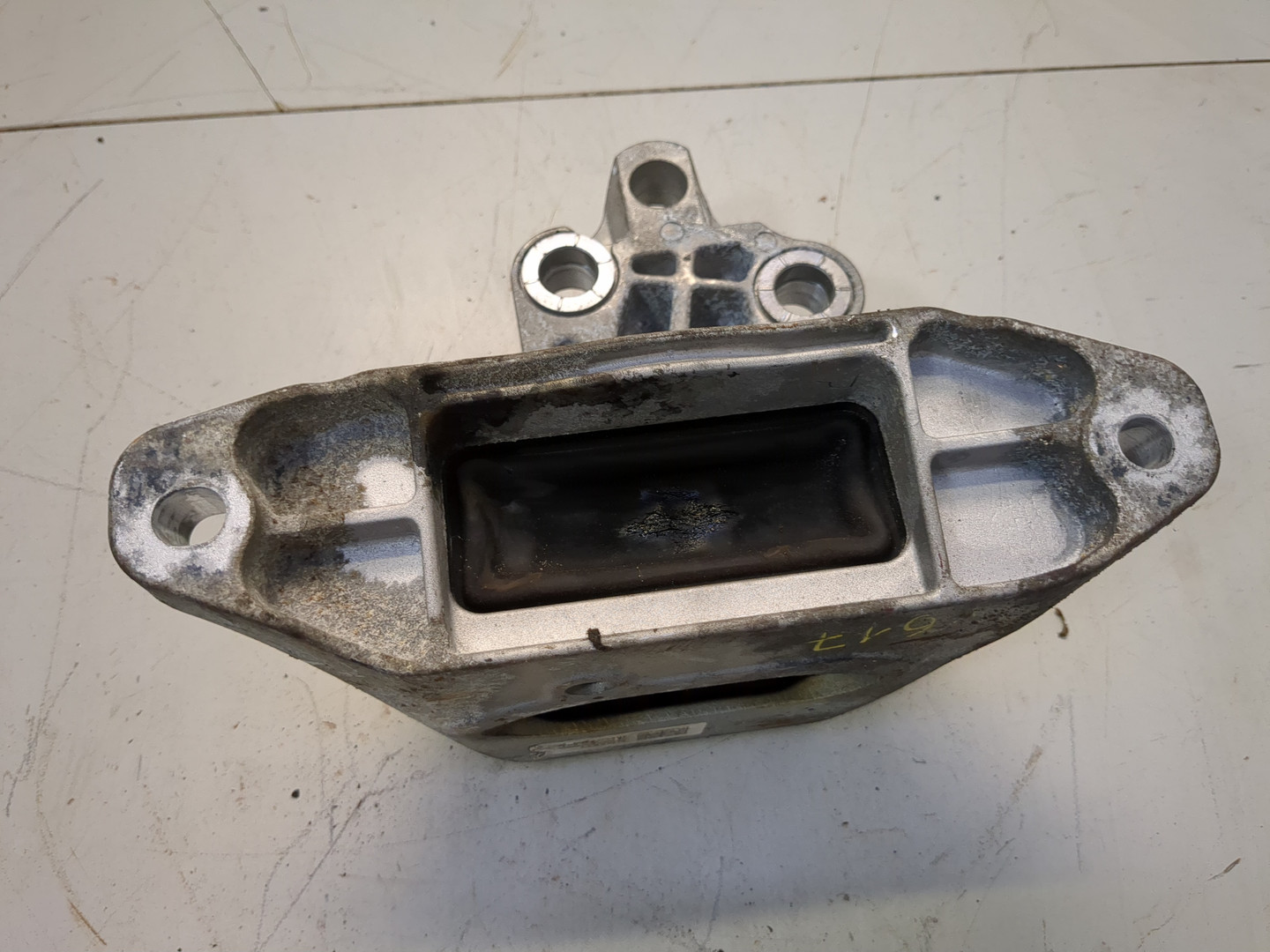 Опора двигателя