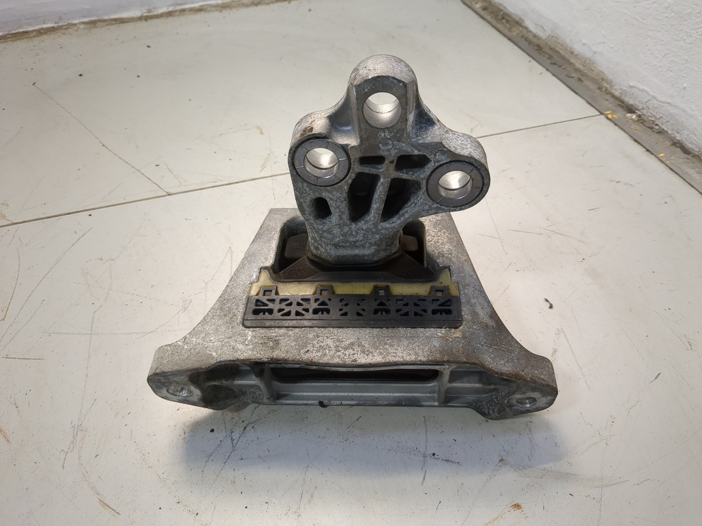 Опора двигателя