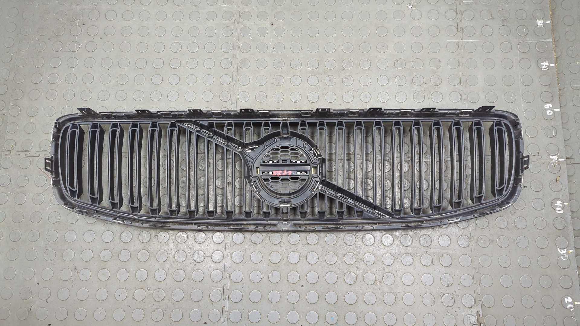 Решетка радиатора