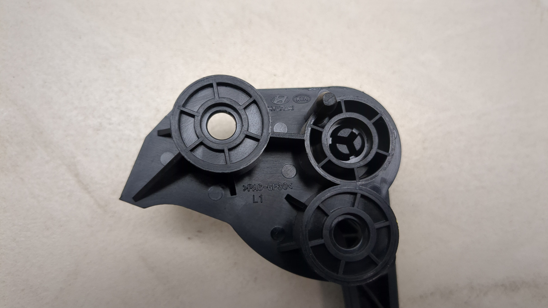 Ручка открывания капота