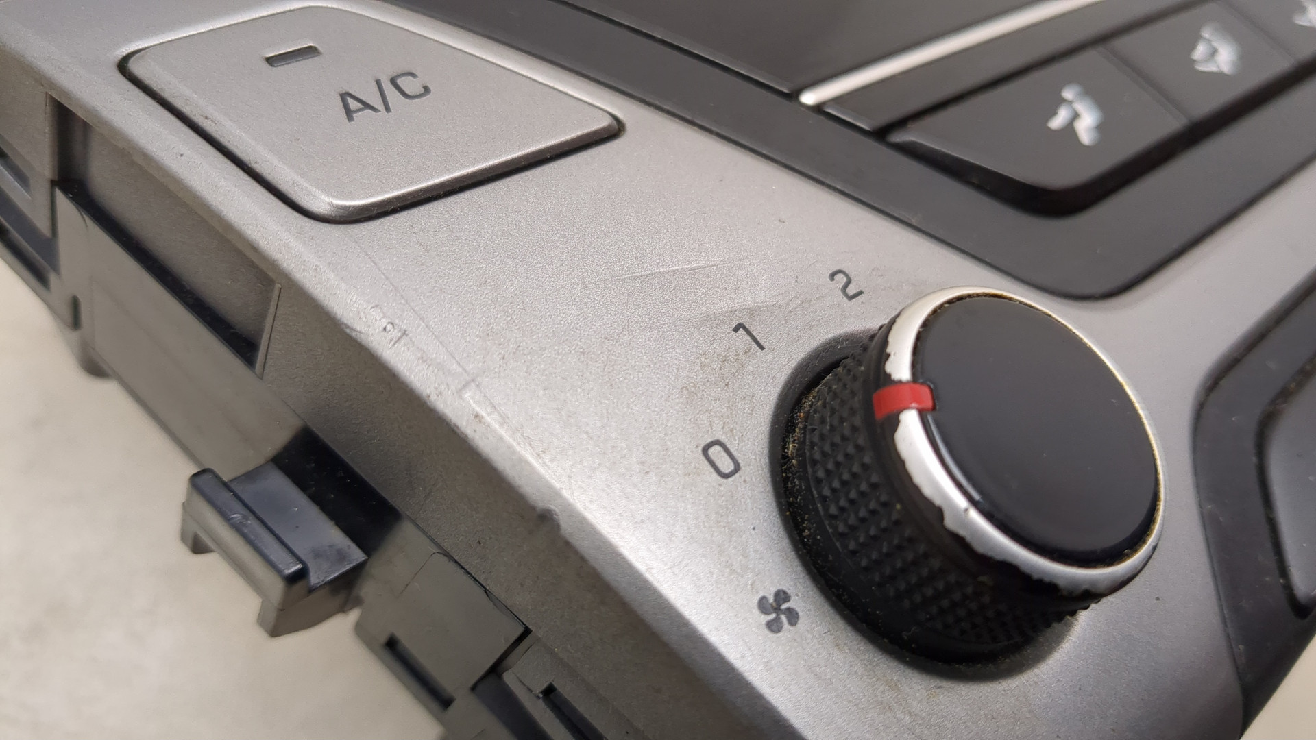 Переключатель отопителя